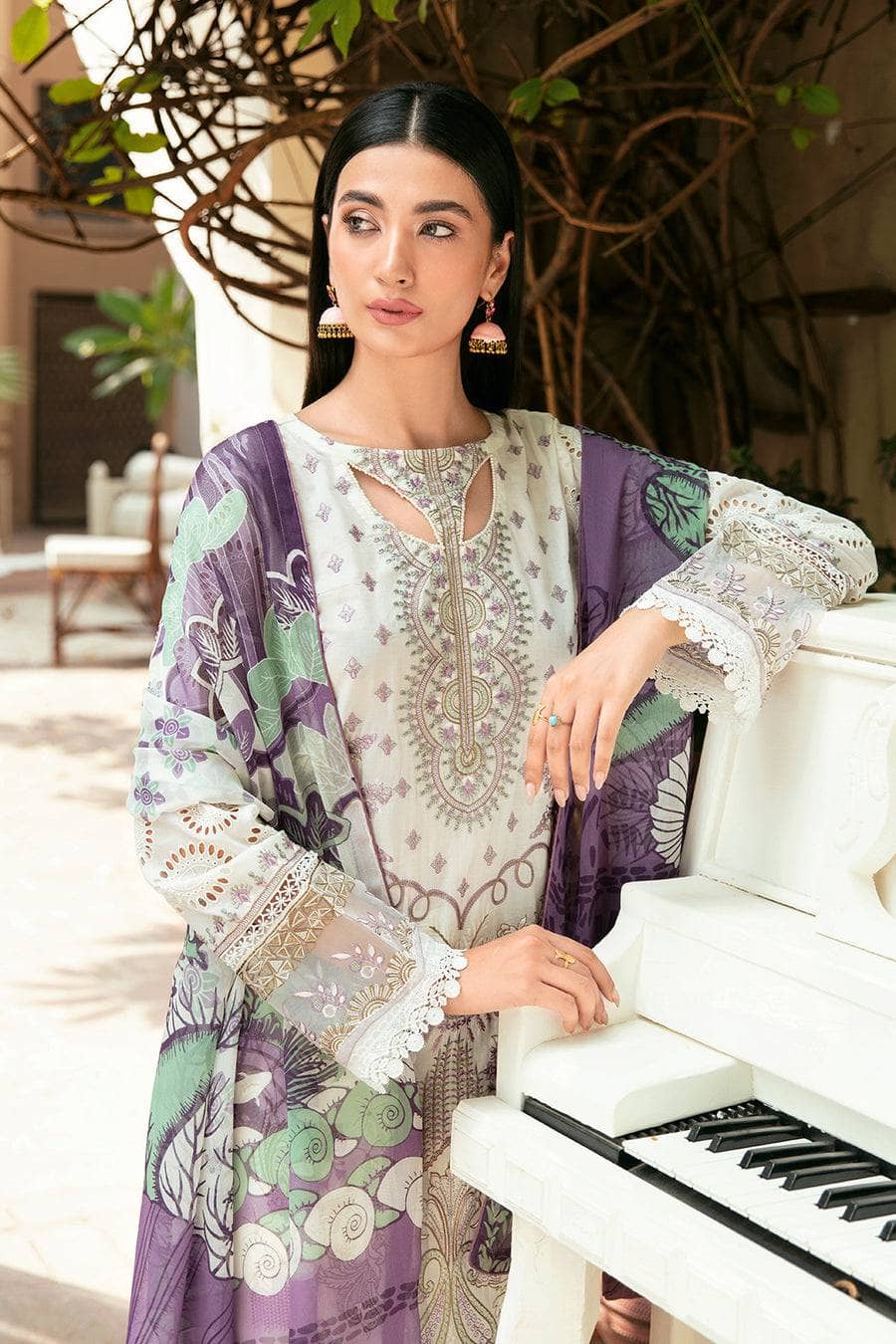 img_ramsha_mashaal_silk_dupatta_lawn_awwal_boutique