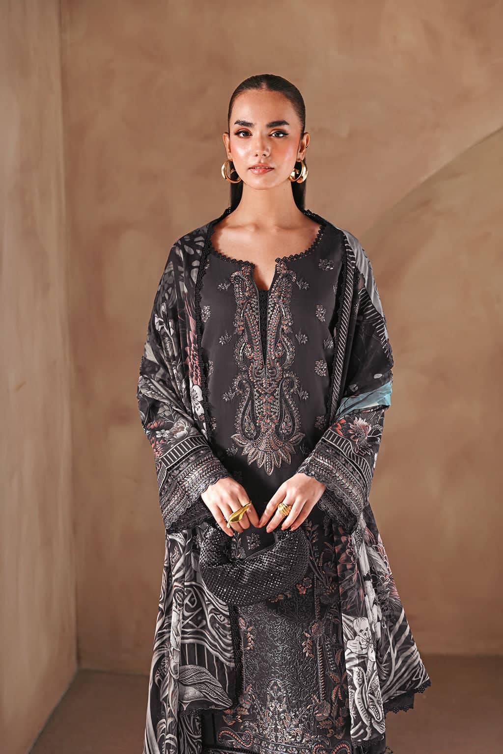 img_ramsha_mashaal_lawn_awwal_boutique