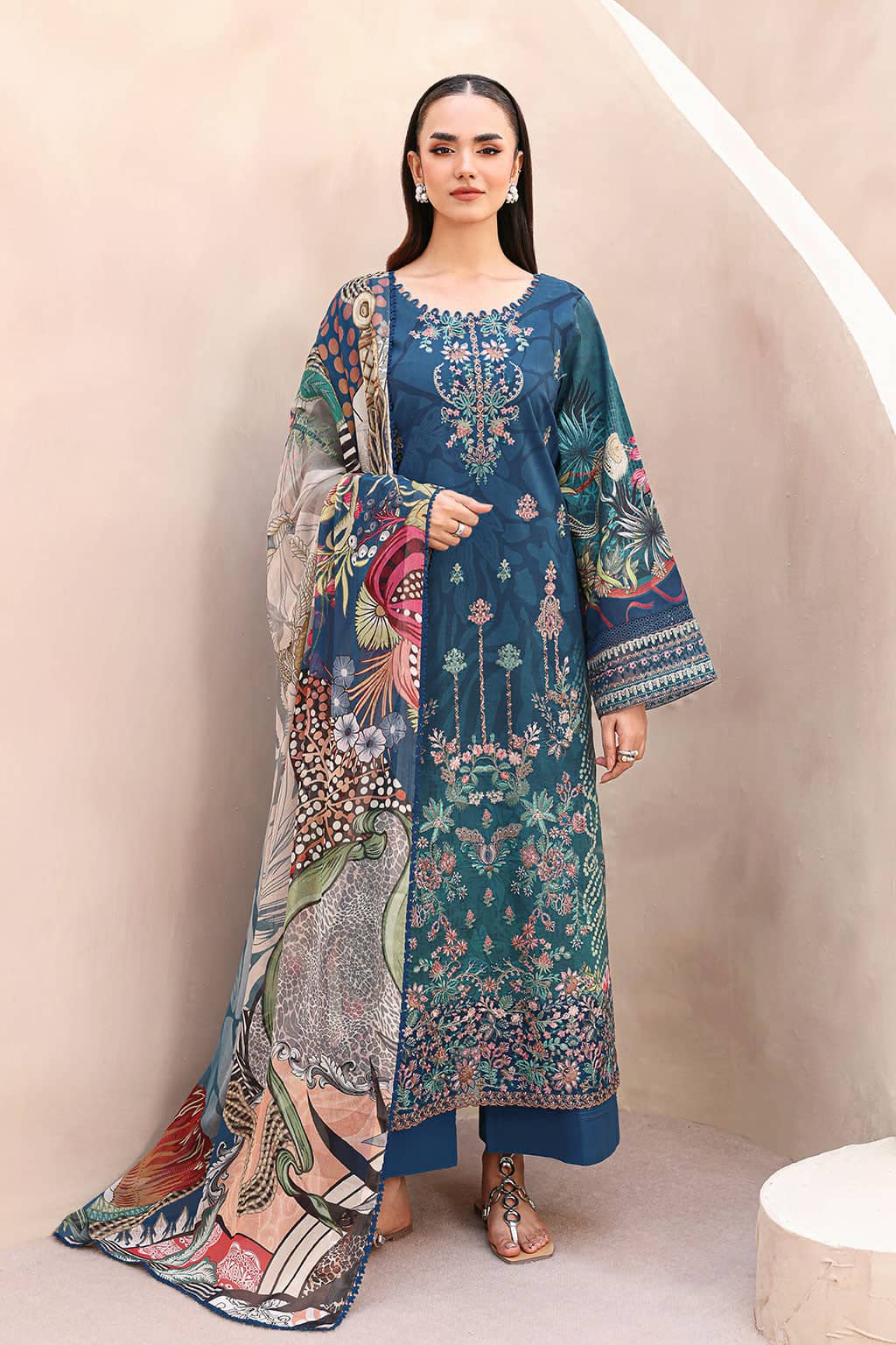 img_ramsha_mashaal_lawn_awwal_boutique