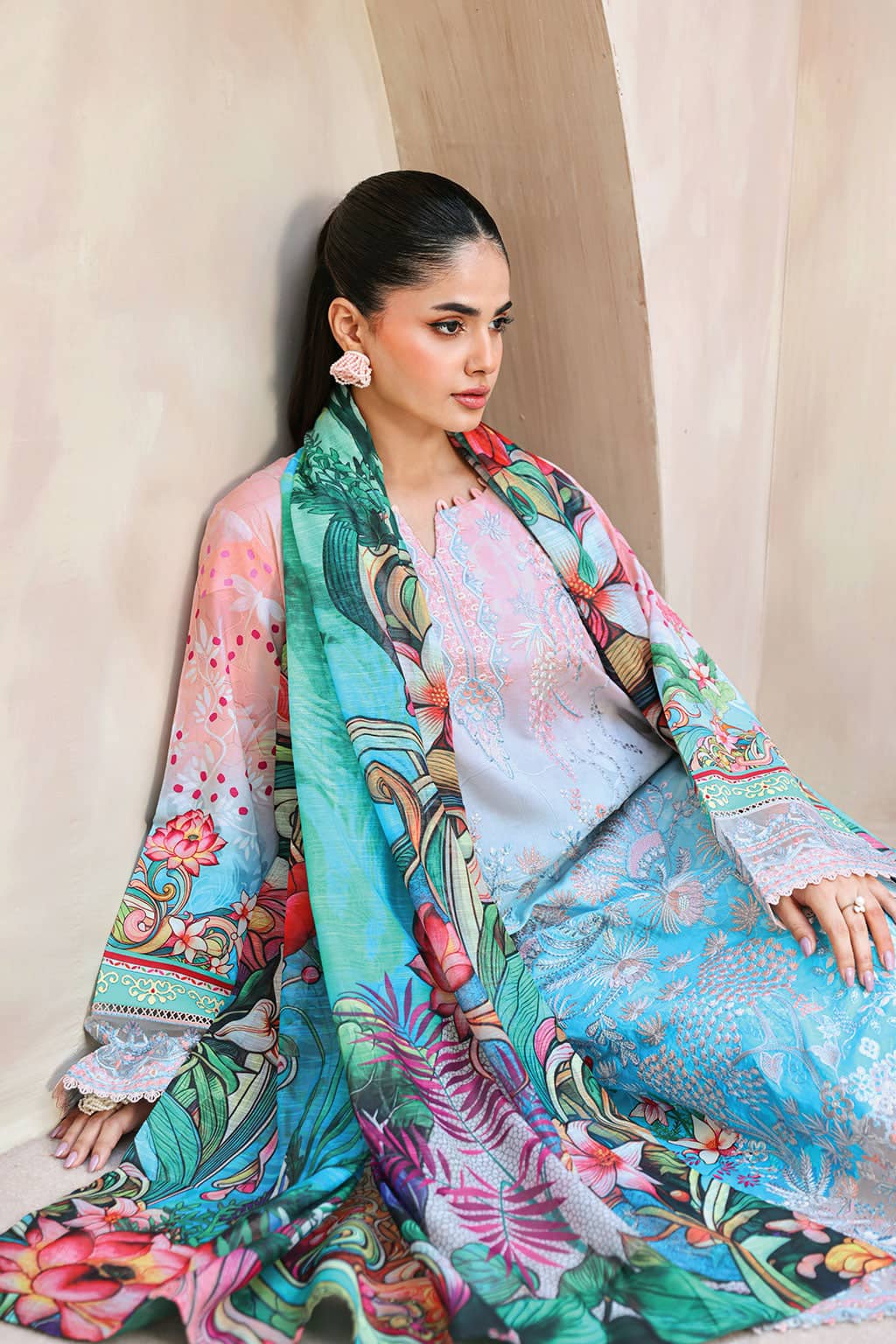 img_ramsha_mashaal_lawn_awwal_boutique