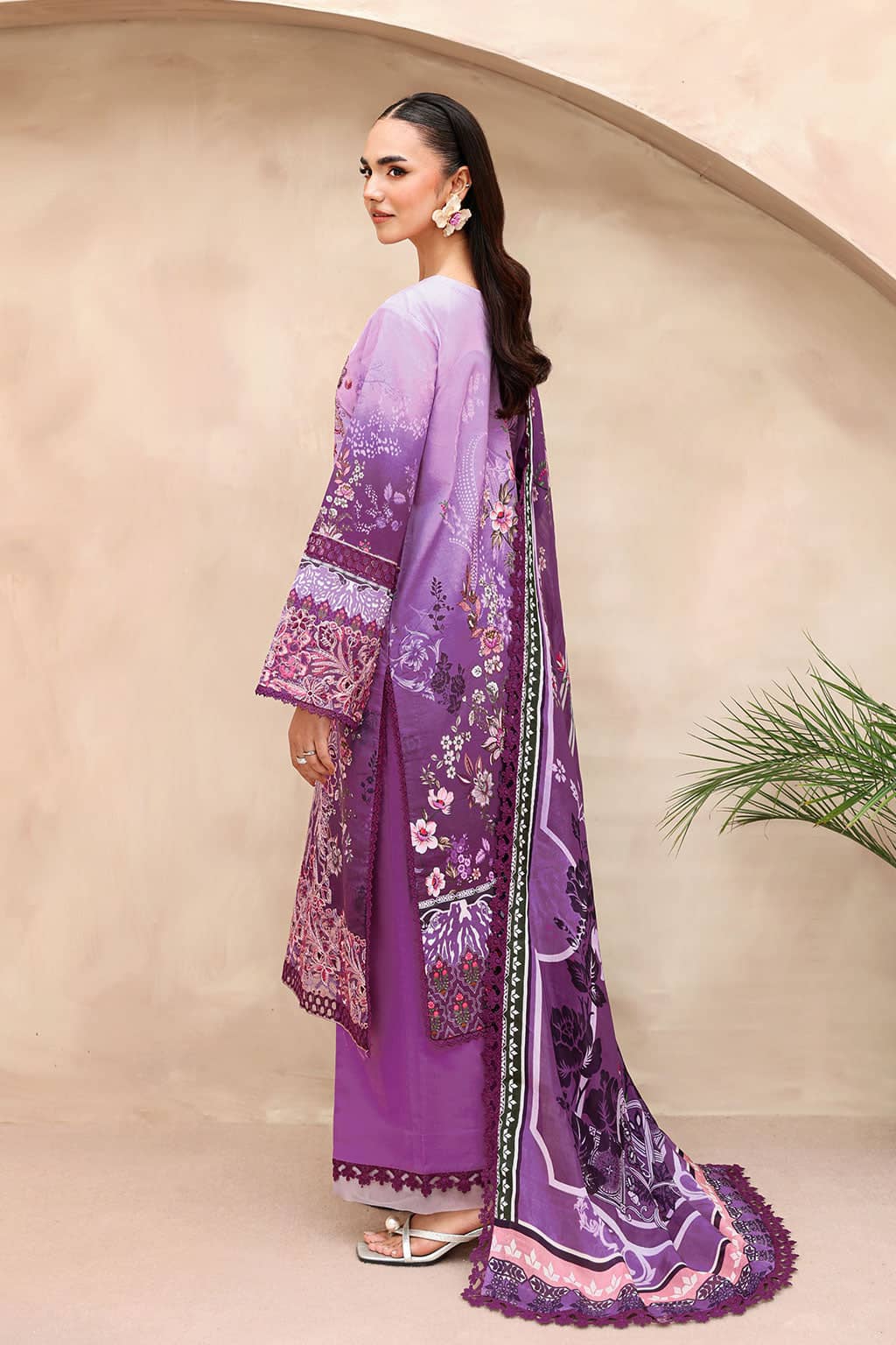 img_ramsha_mashaal_lawn_awwal_boutique