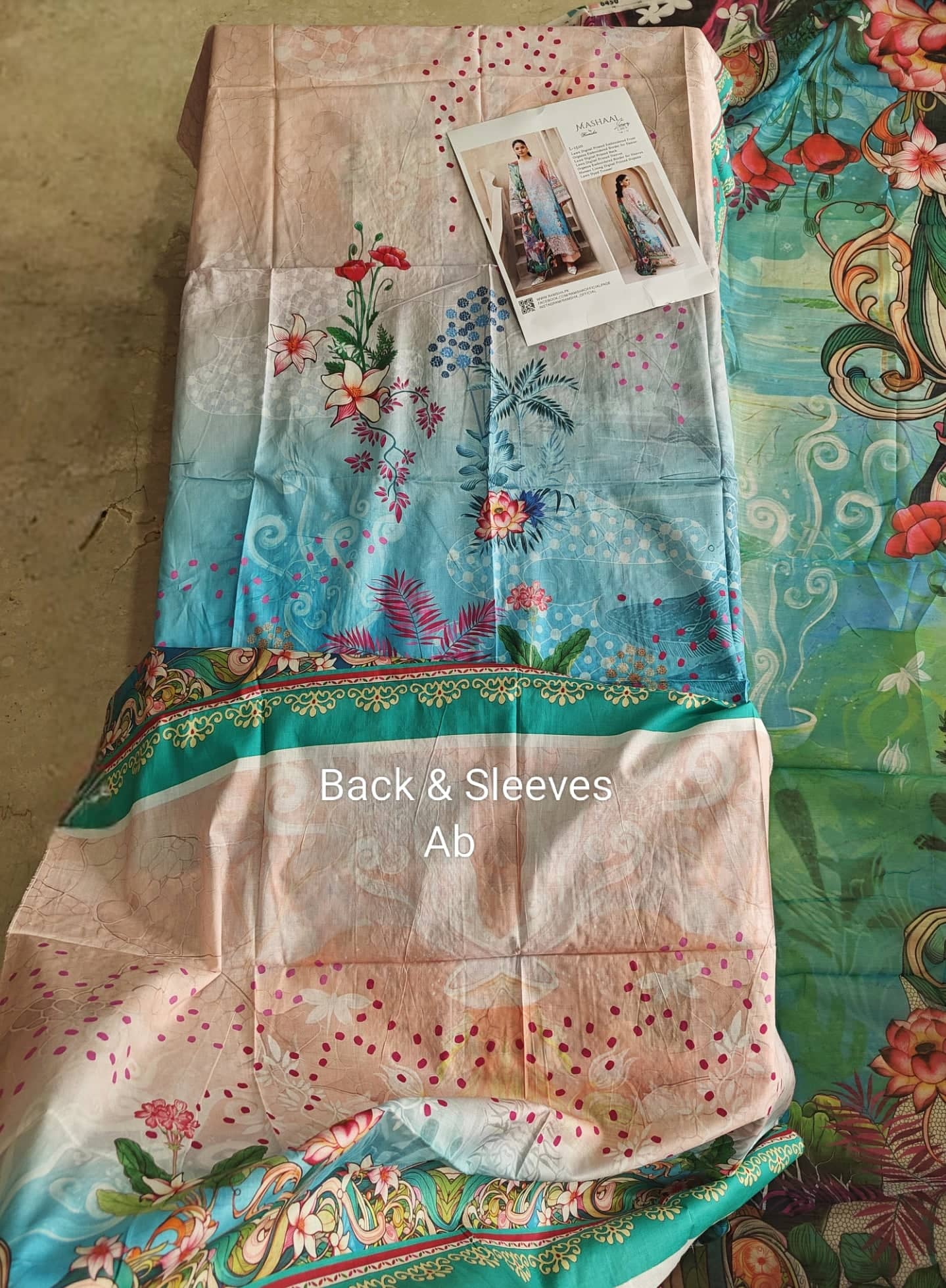 img_open_pic_ramsha_andaz_lawn_23_awwal_boutique