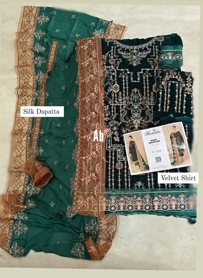 img_open_pic_ramsha_velvet_awwal_boutique