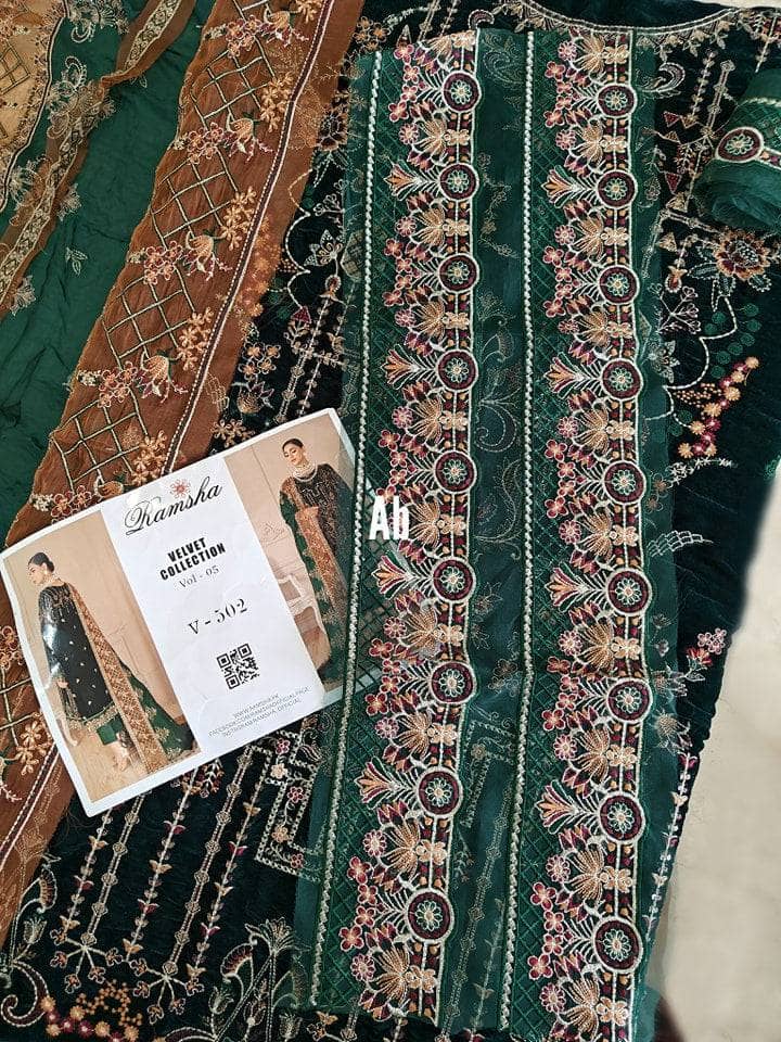 img_open_pic_ramsha_velvet_awwal_boutique