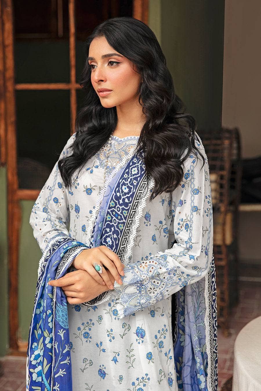 img_ramsha_rangrez_lawn_24_awwal_boutique