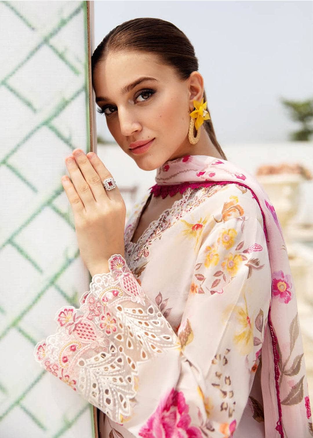 img_ramsha_rangrez_lawn_25_awwal_boutique