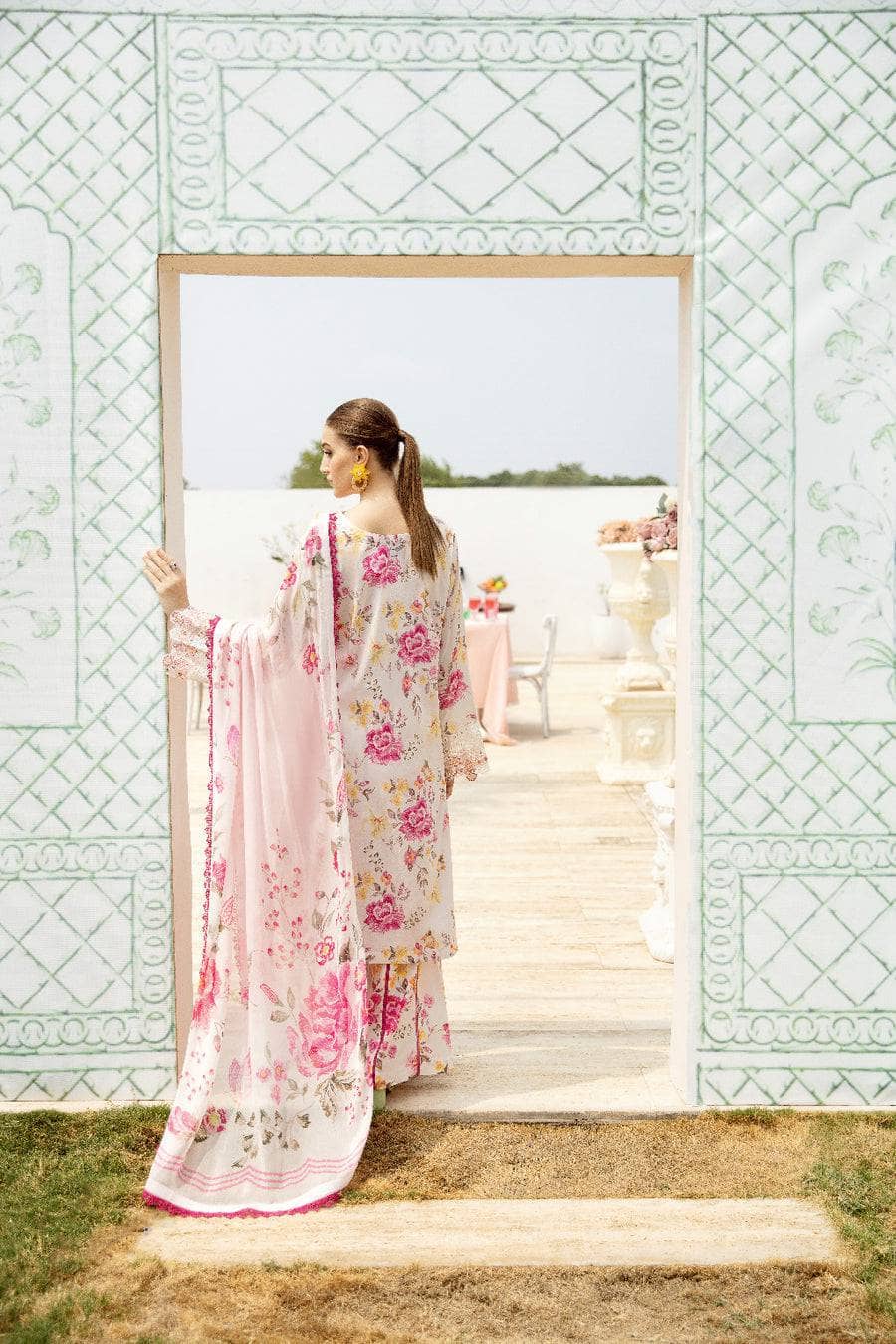 Ramsha Rangrez Lawn 25