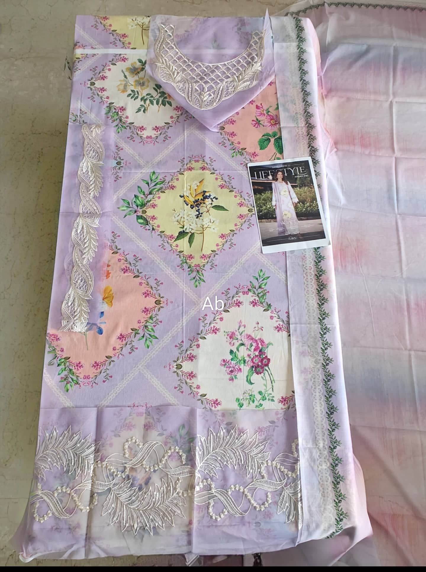 img_rang_rasiya_lifestyle_awwal_boutique