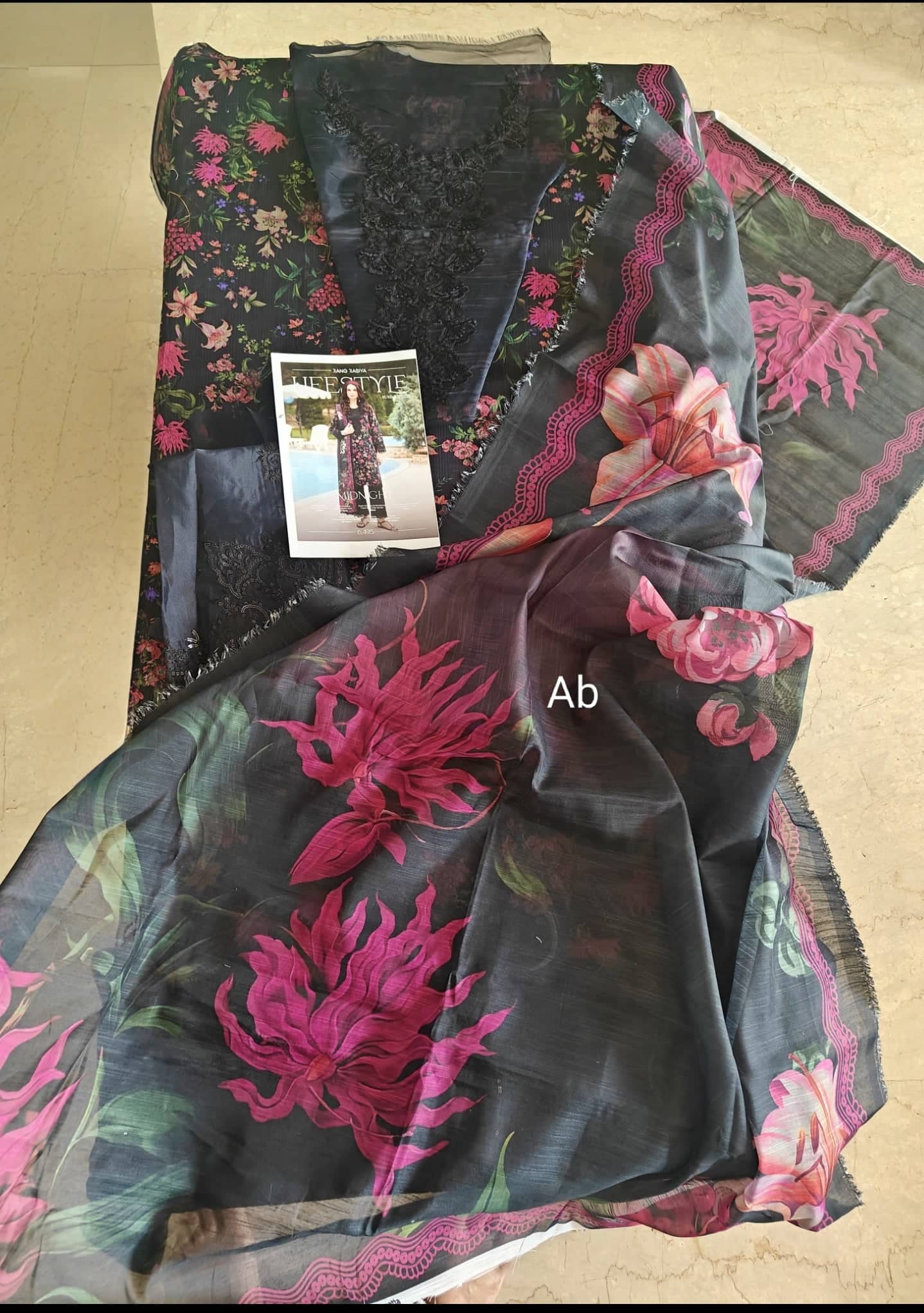 img_rang_rasiya_lifestyle_awwal_boutique