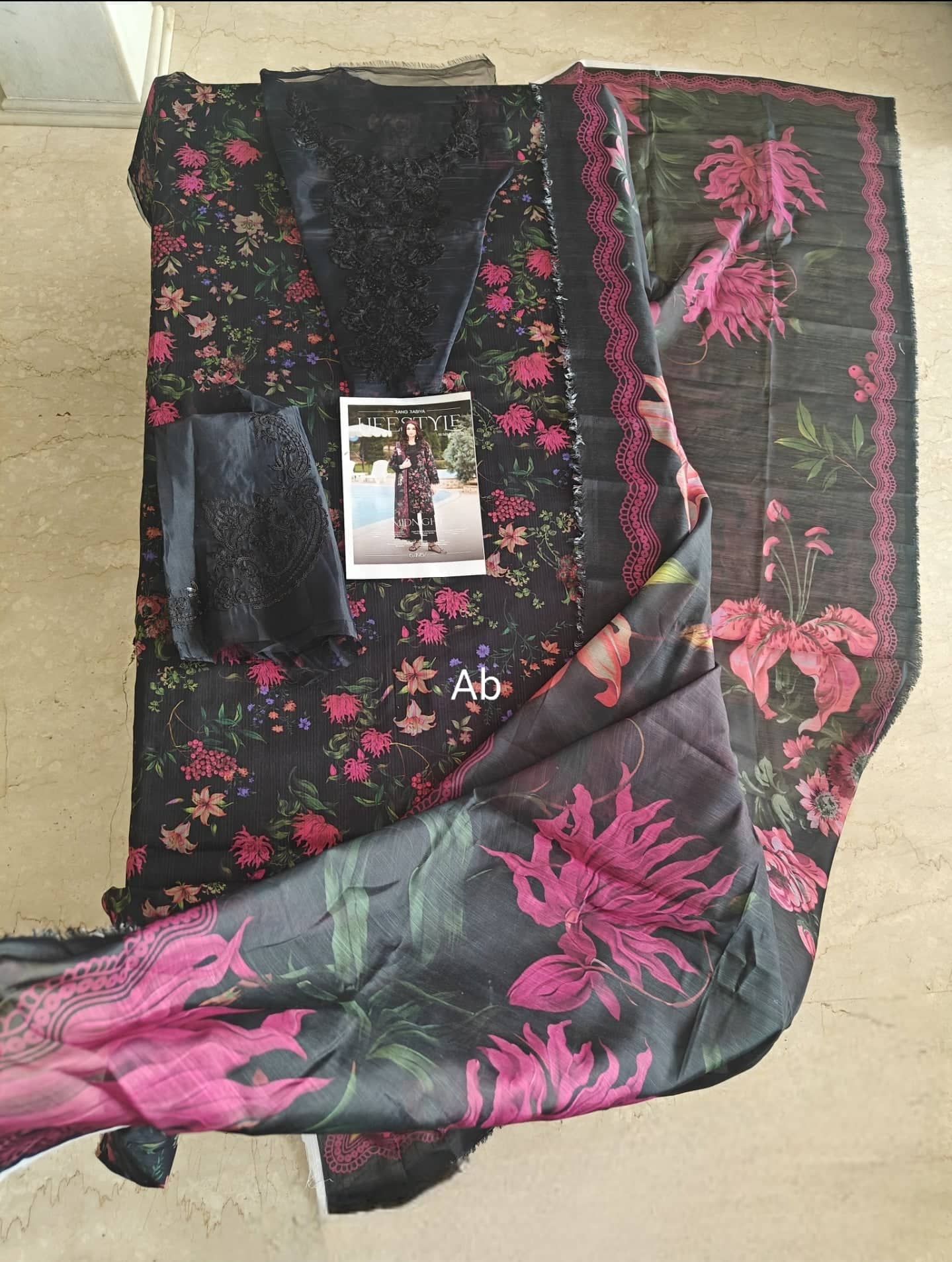 Open Pic/Rang Rasiya Lifestyle 26/Midnight/Black Dahlia