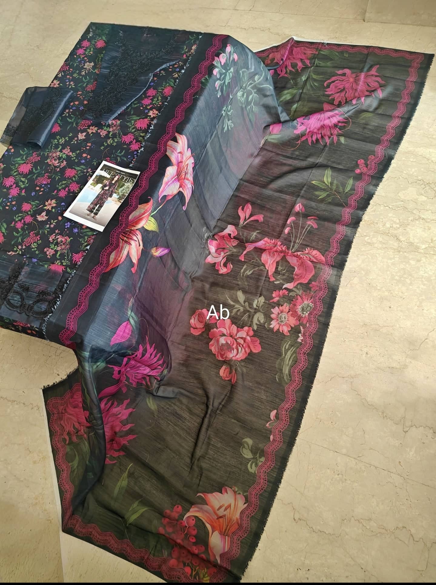 Open Pic/Rang Rasiya Lifestyle 26/Midnight/Black Dahlia