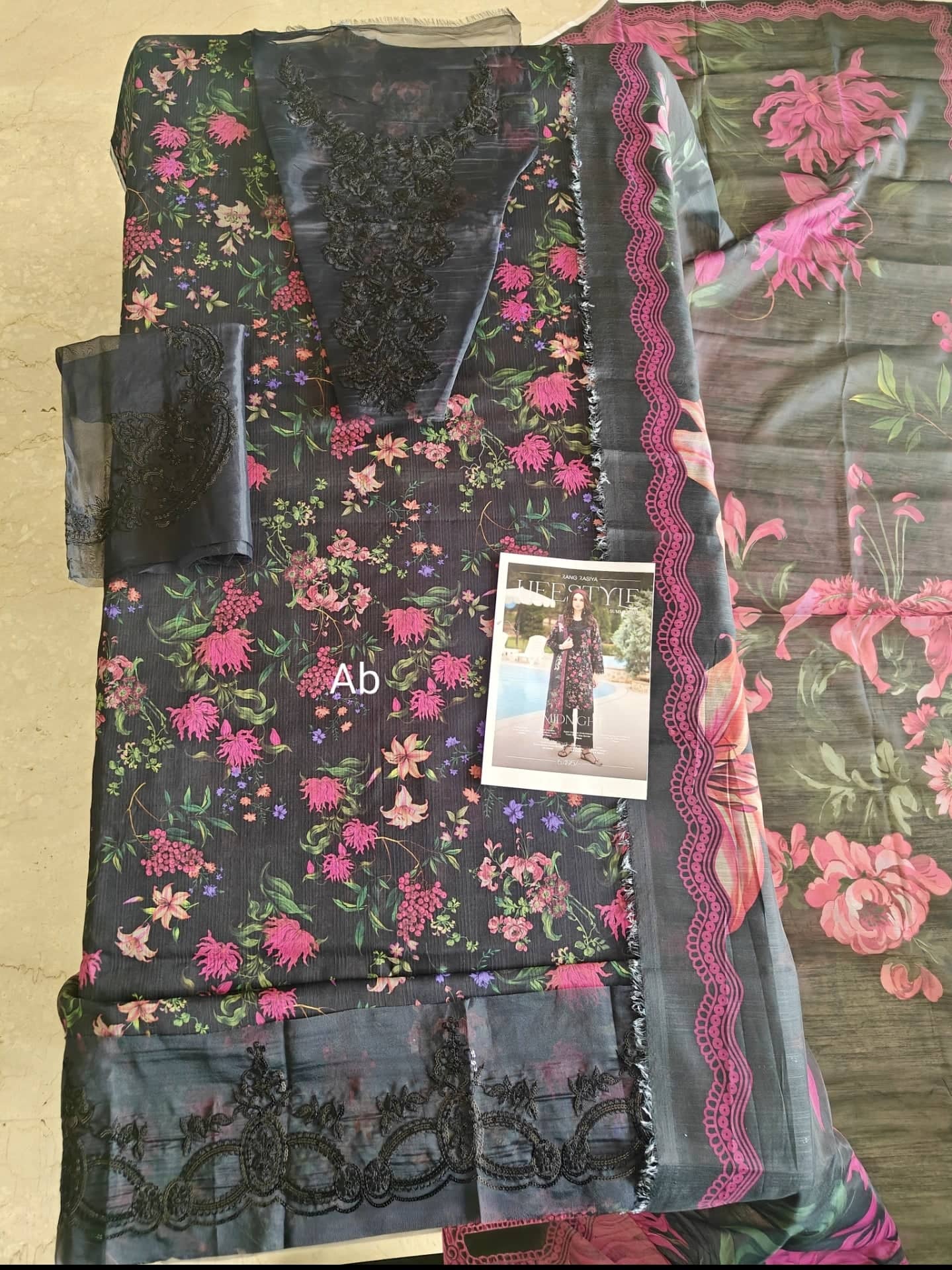 img_rang_rasiya_lifestyle_awwal_boutique