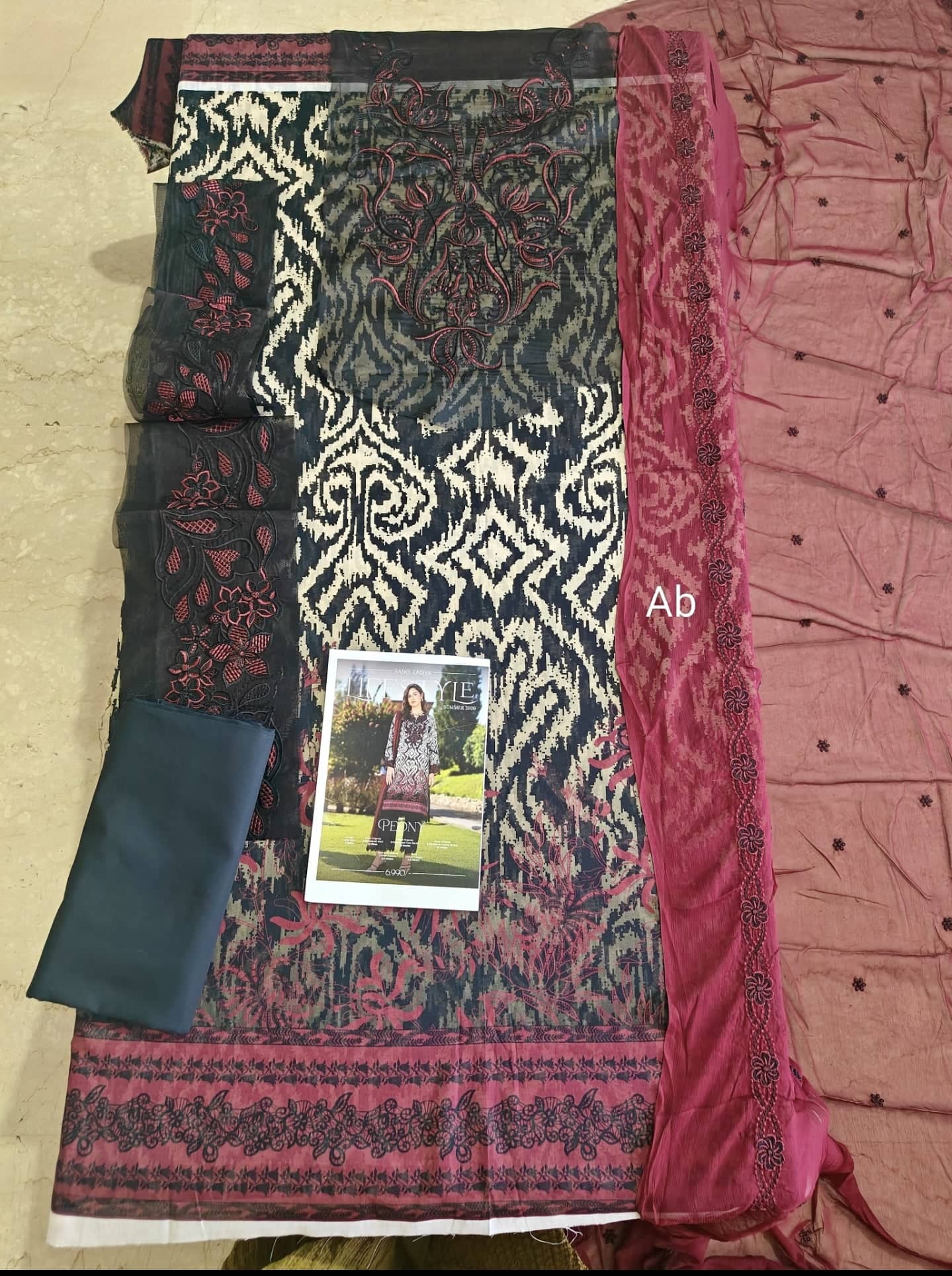 Open Pic/Rang Rasiya Lifestyle 26/Peony/Smoked Black