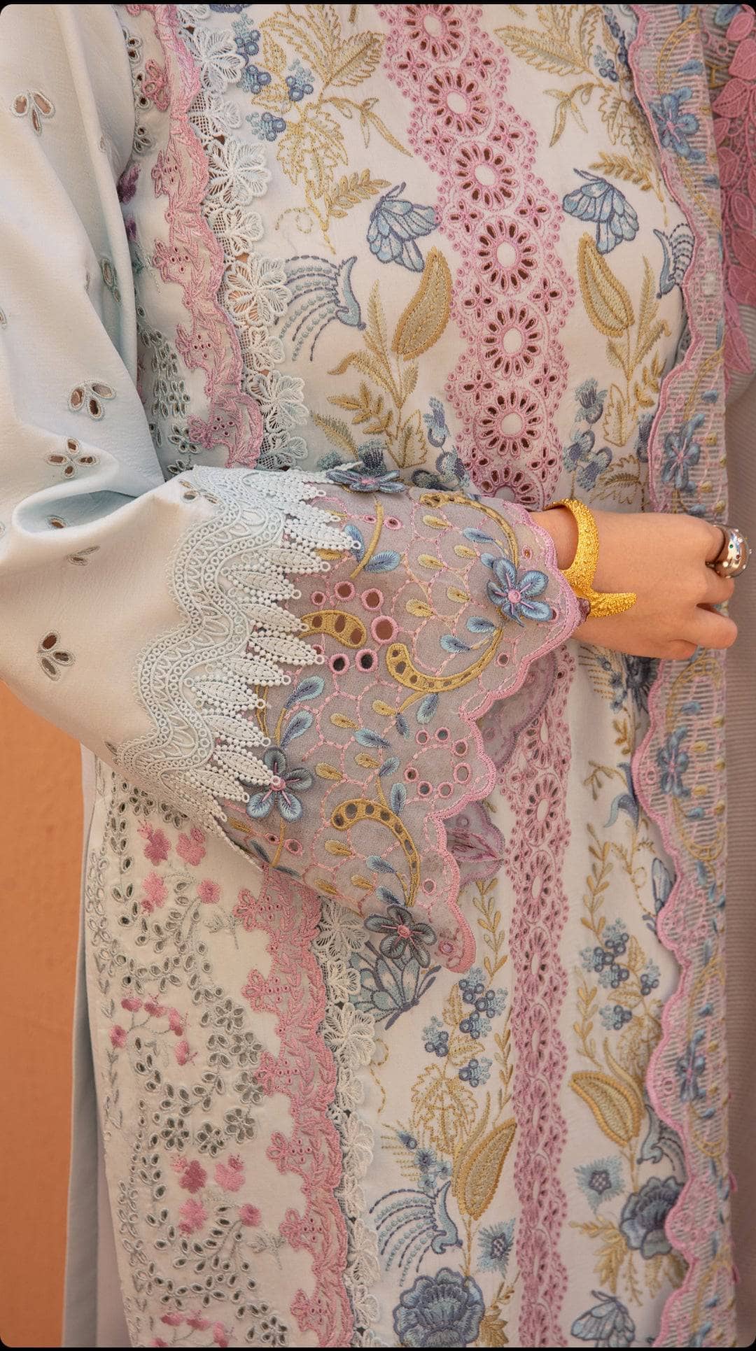 img_rang_rasiya_premium_lawn_24_awwal_boutique