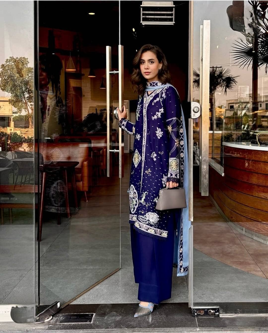 img_spotted_in_republic_womens_wear_awwal_boutique