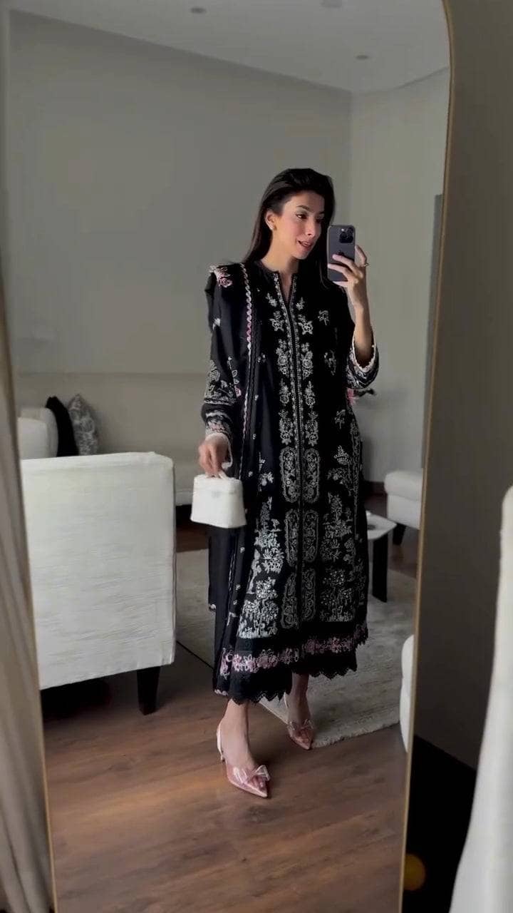 img_spotted_in_republic_womens_wear_awwal_boutique