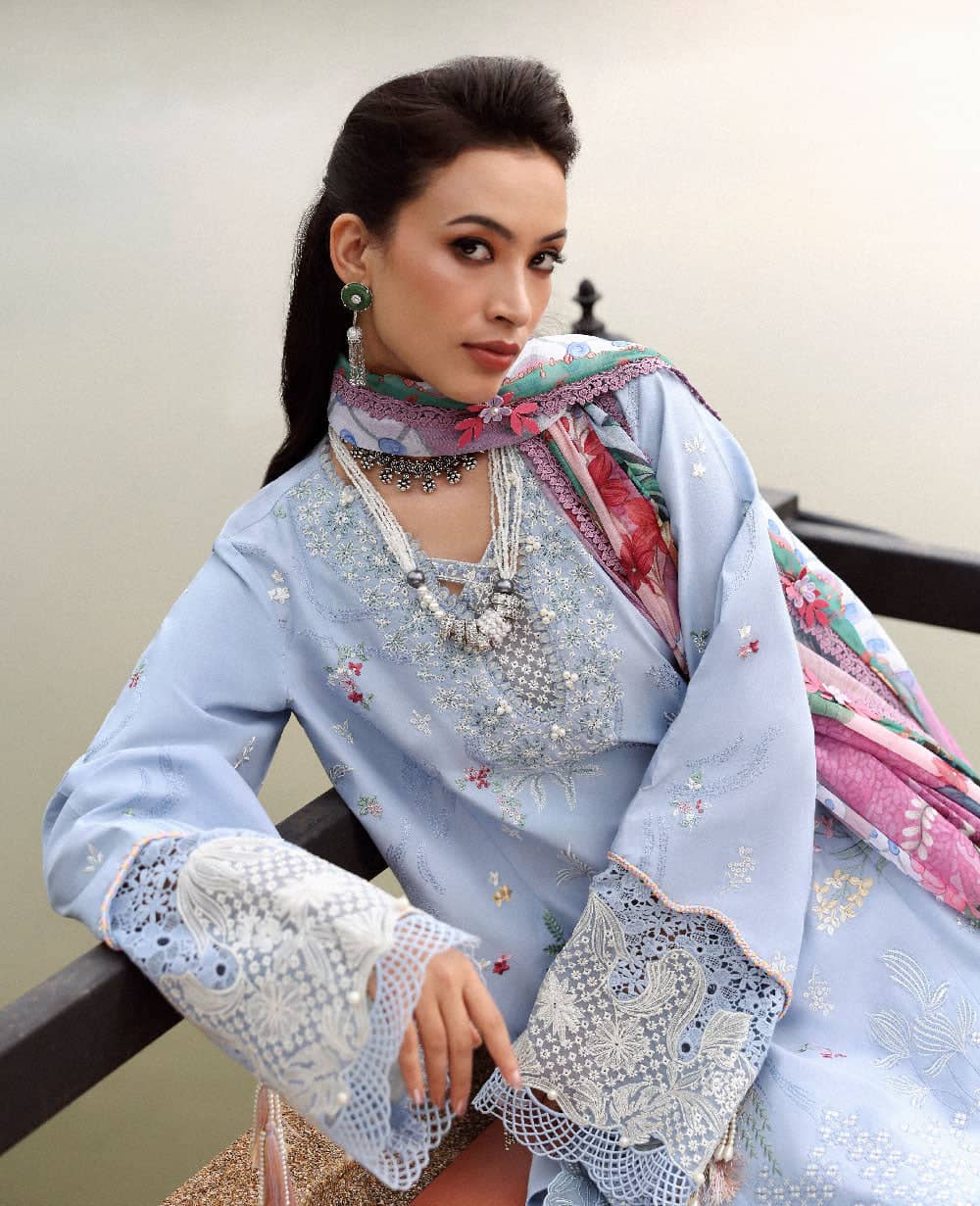 img_republic_womens_wear_lilas_lawn_awwal_boutique