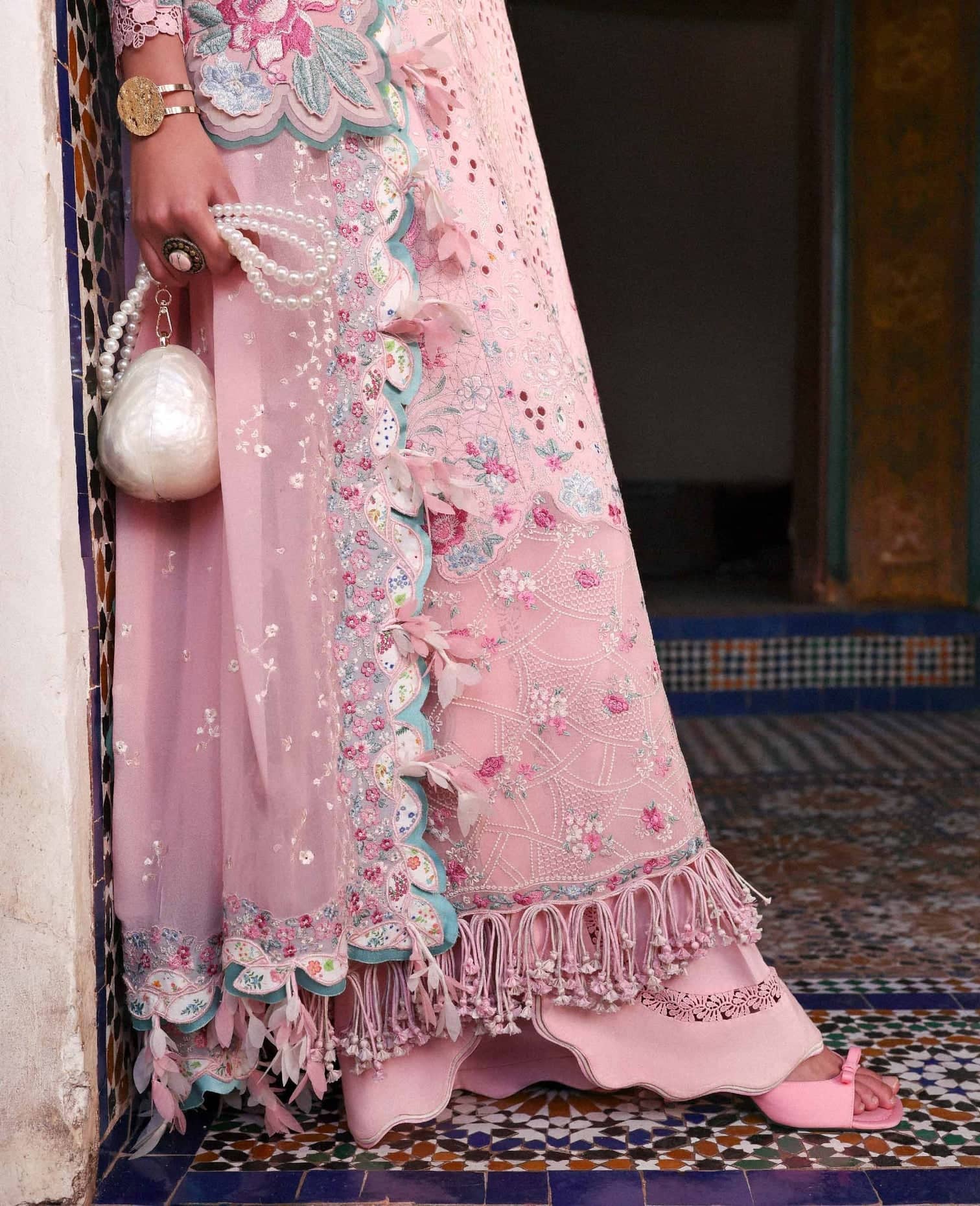 img_republic_womens_wear_reine_awwal_boutique