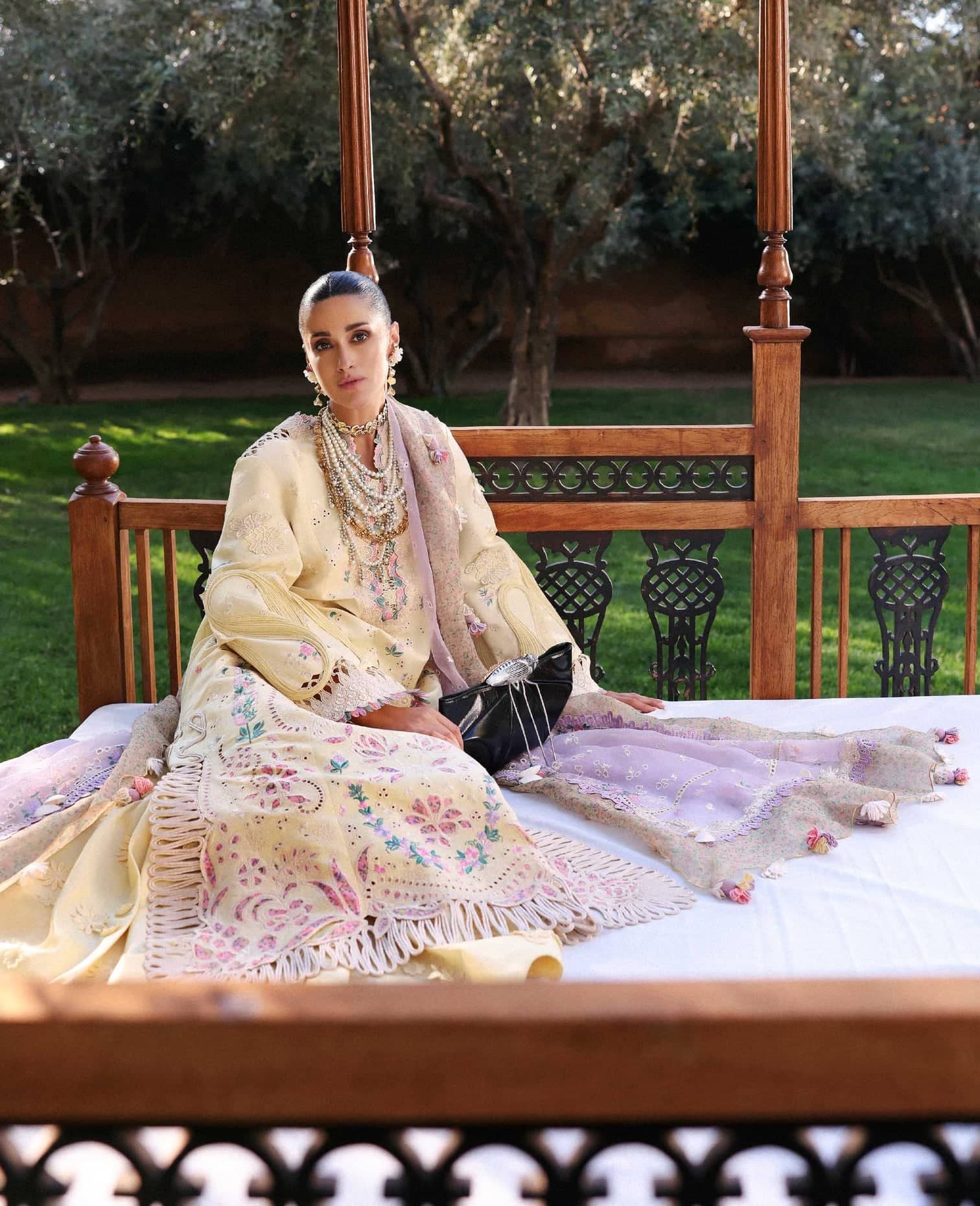 img_republic_womens_wear_reine_awwal_boutique