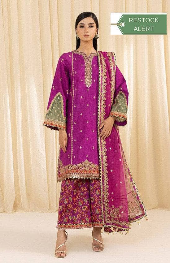 img_crimson_winter_awwal_boutique