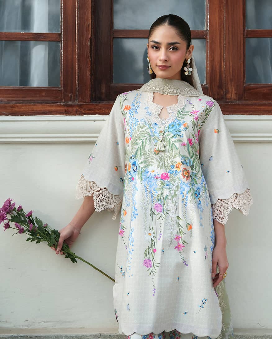Roheenaz Whispered Florals/Pale Peony/Off White