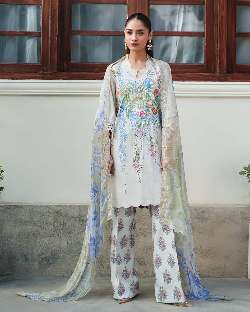img_roheenaz_whispered_florals_awwal_boutique