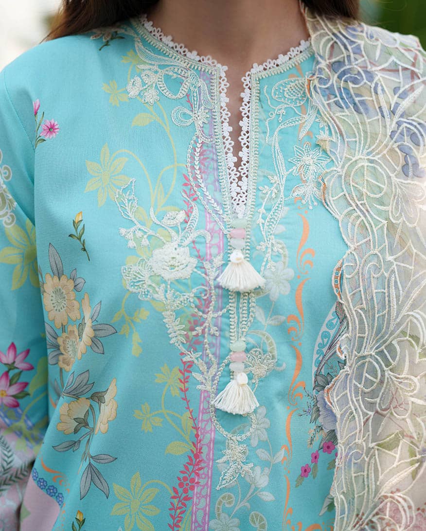 img_roheenaz_whispered_florals_awwal_boutique