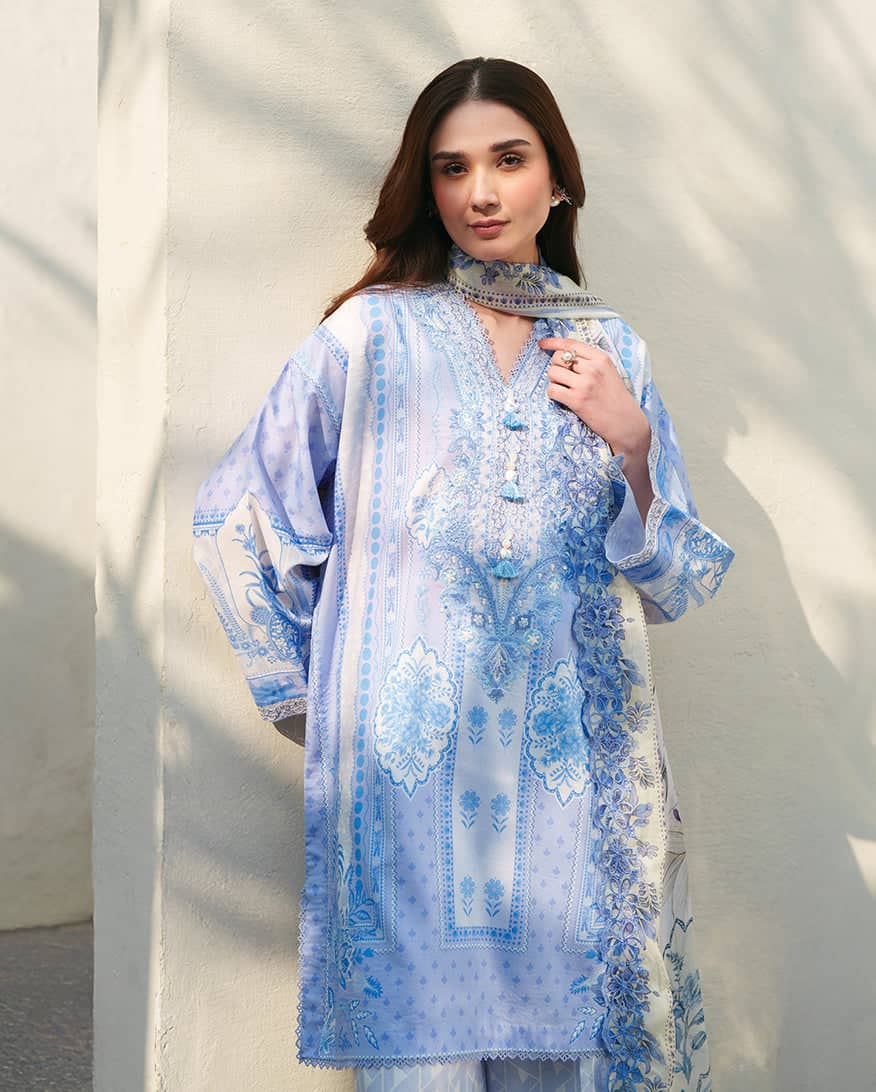 img_roheenaz_whispered_florals_awwal_boutique