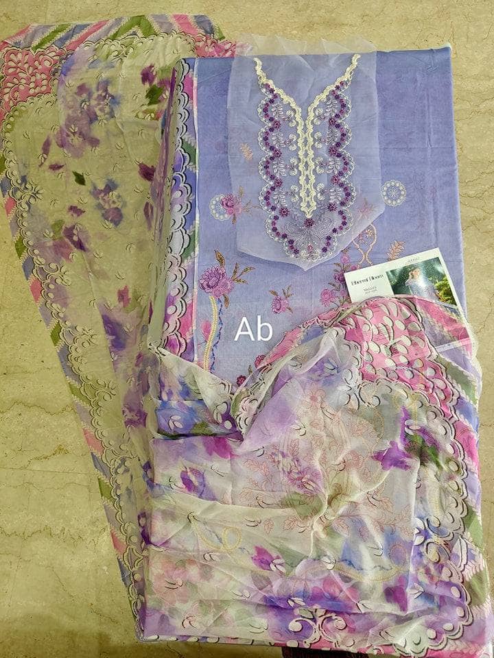 img_roheenaz_lawn_awwal_boutique