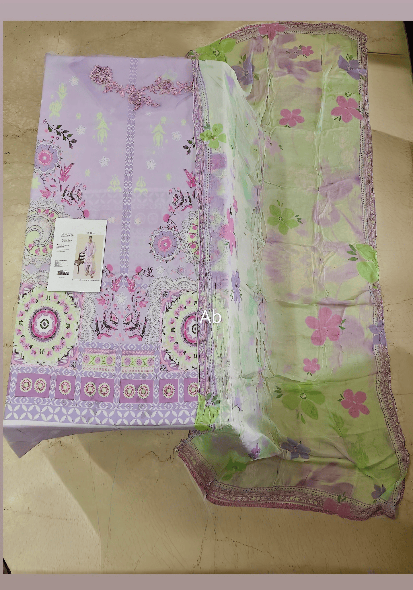 img_Roheenaz_lawn_awwal_boutique