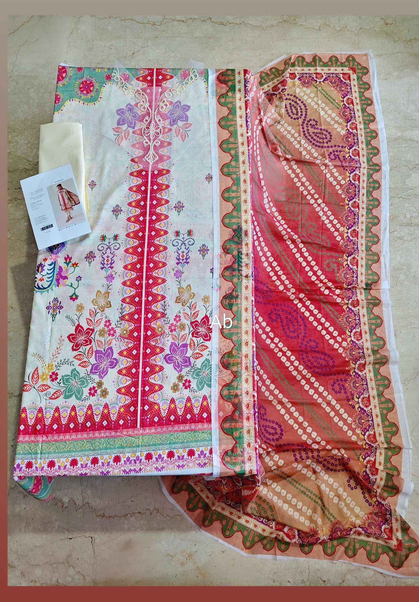 img_roheenaz_lawn_awwal_boutique