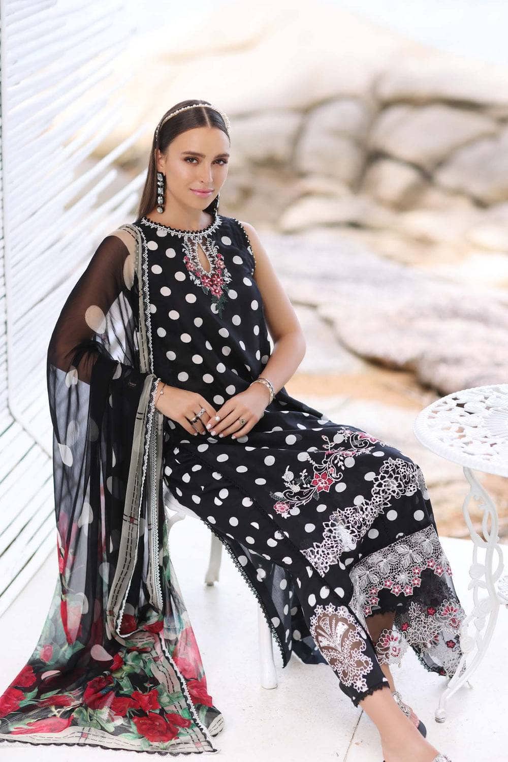img_saadia_asad_noor_luxe_printkari_awwal_boutique