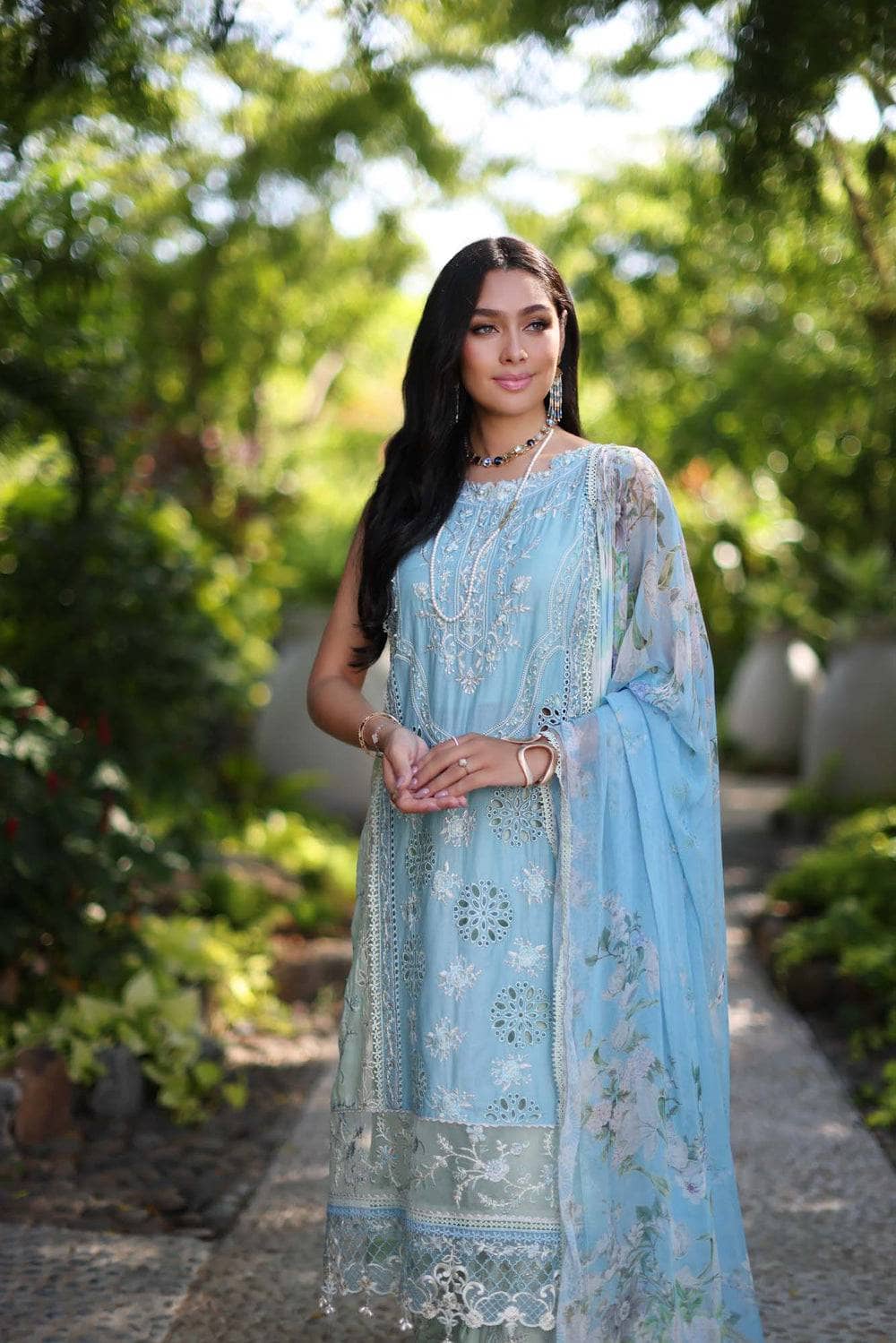 img_saadia_asad_noor_chikankari_lawn_awwal_boutique