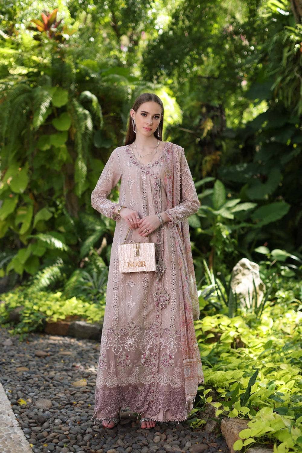 img_saadia_asad_noor_chikankari_lawn_awwal_boutique