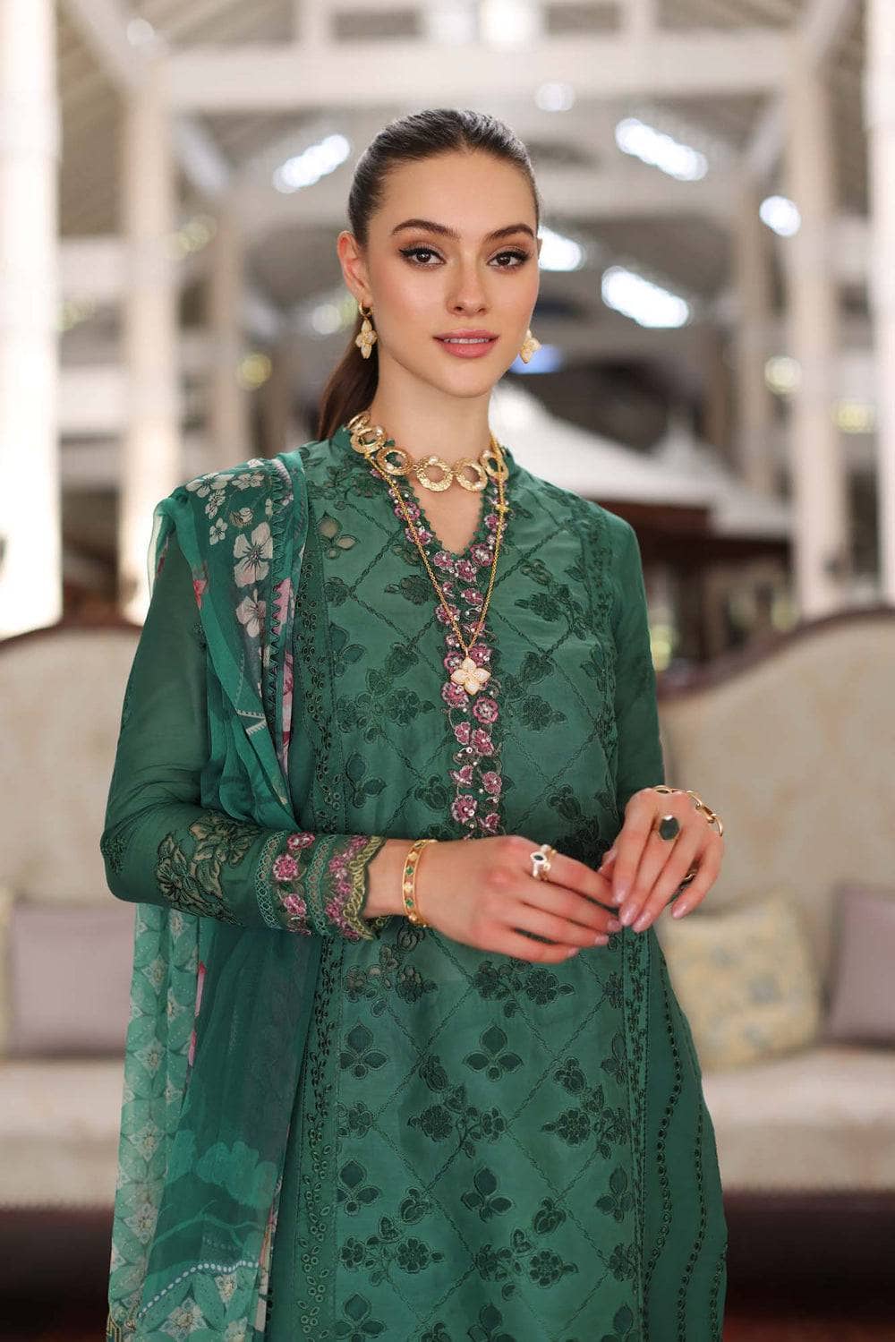 img_saadia_asad_noor_chikankari_lawn_awwal_boutique