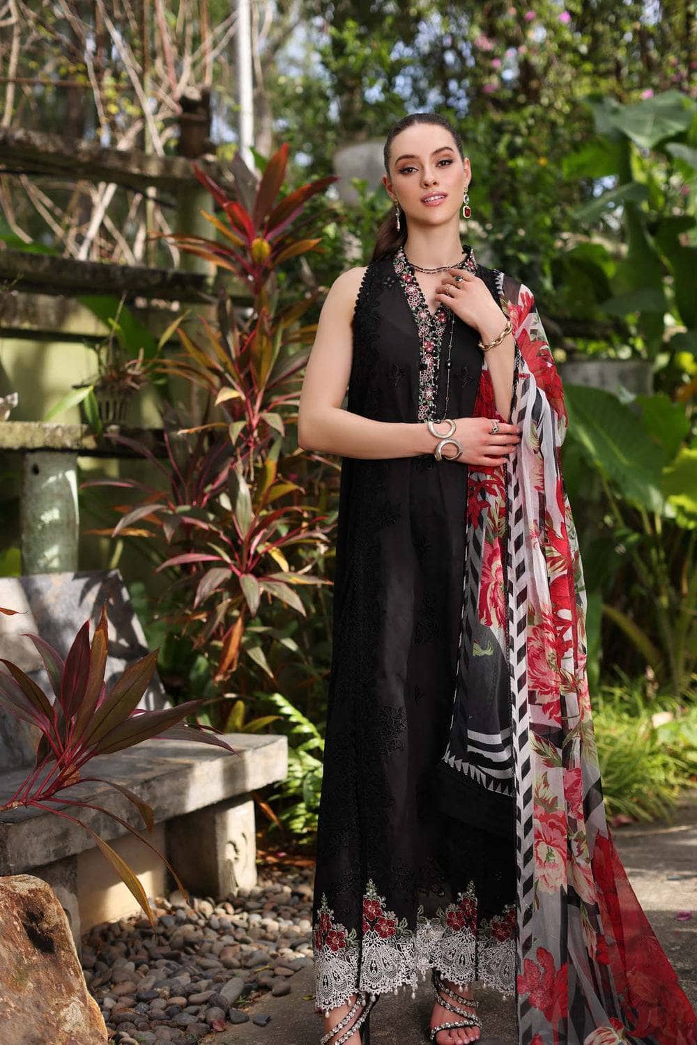 img_saadia_asad_noor_chikankari_lawn_awwal_boutique