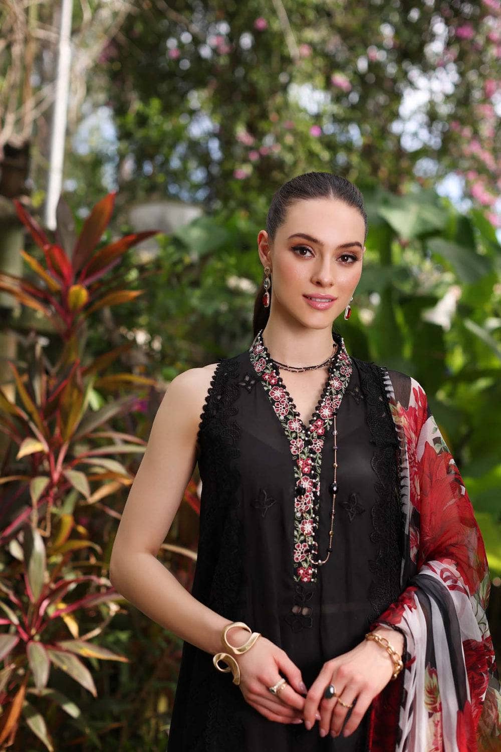 img_saadia_asad_noor_chikankari_lawn_awwal_boutique