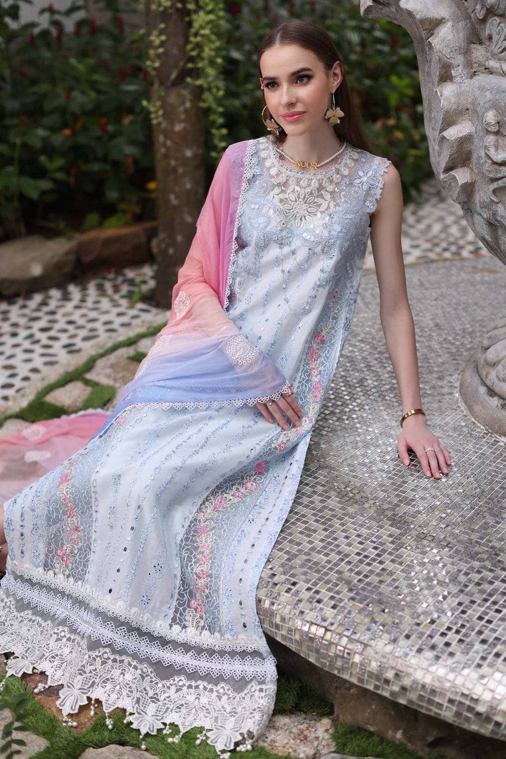 img_saadia_asad_chikankari_lawn_24_awwal_boutique