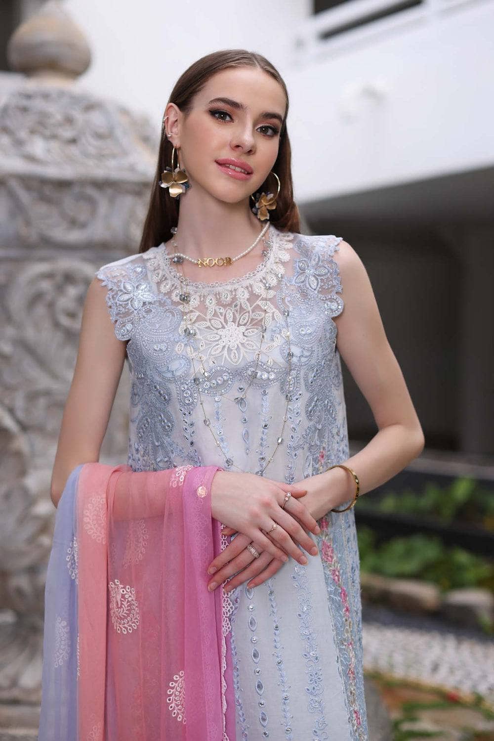 img_saadia_asad_chikankari_lawn_24_awwal_boutique