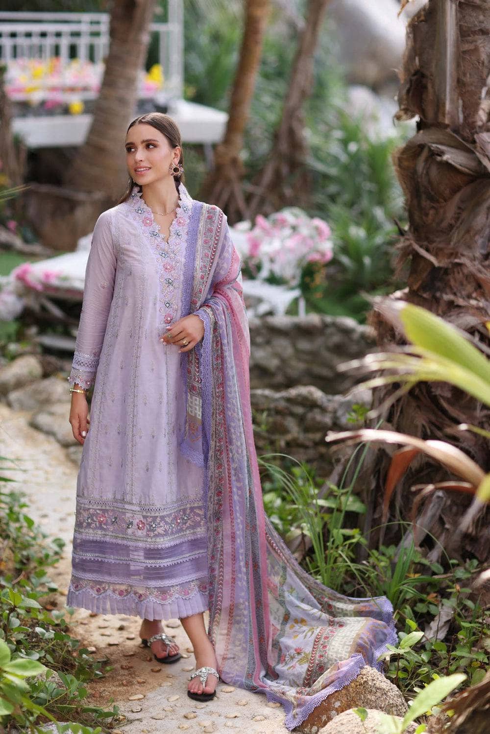 img_saadia_asad_noor_luxe_printkari_awwal_boutique