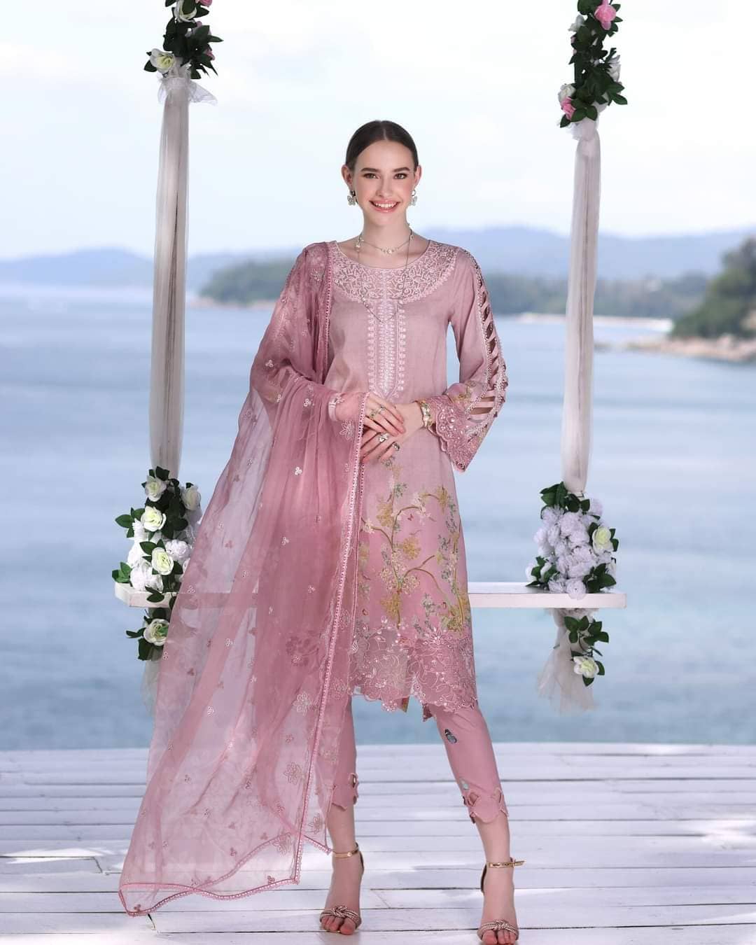 img_saadia_asad_noor_luxe_printkari_awwal_boutique