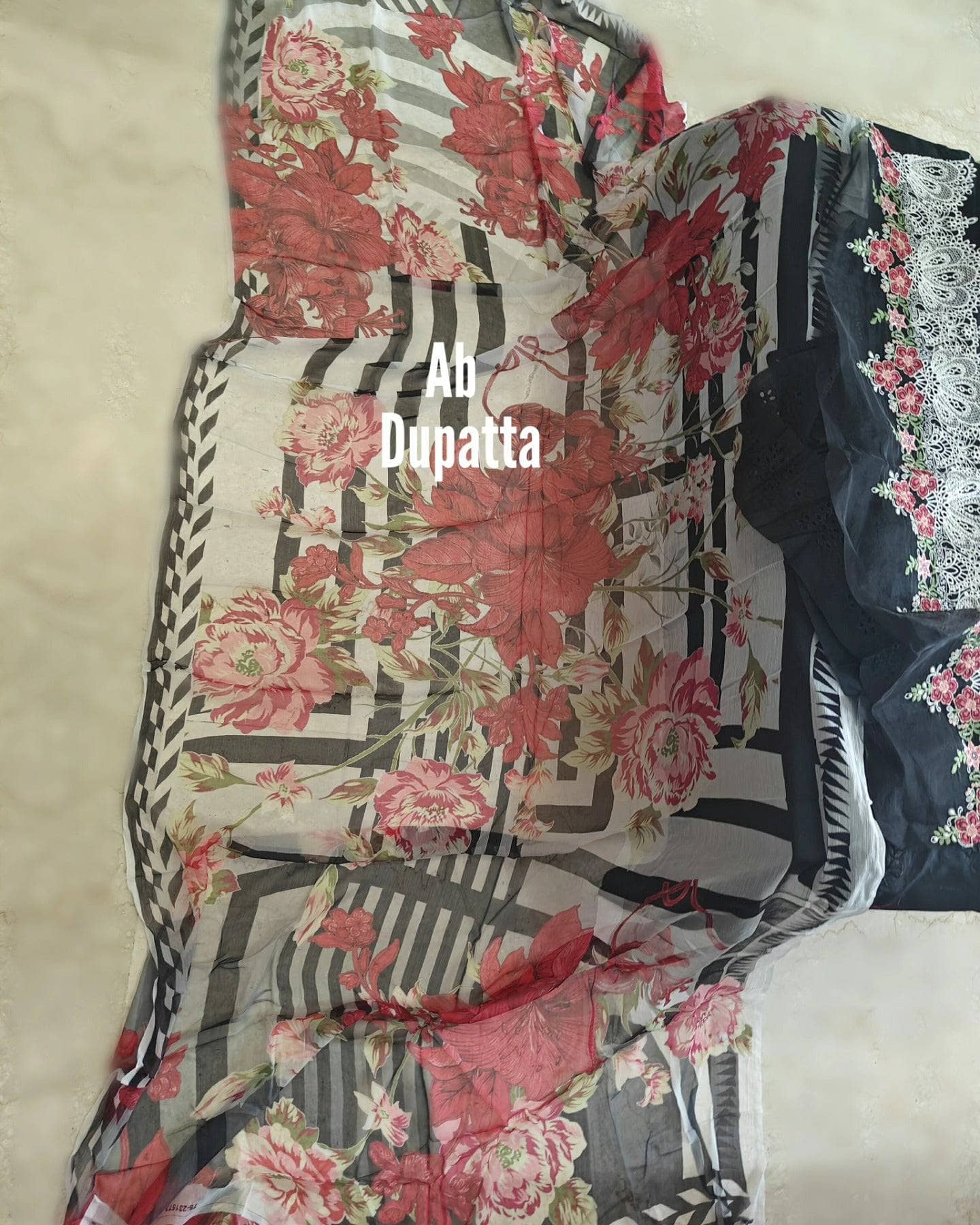 img_saadia_asad_24_awwal_boutique