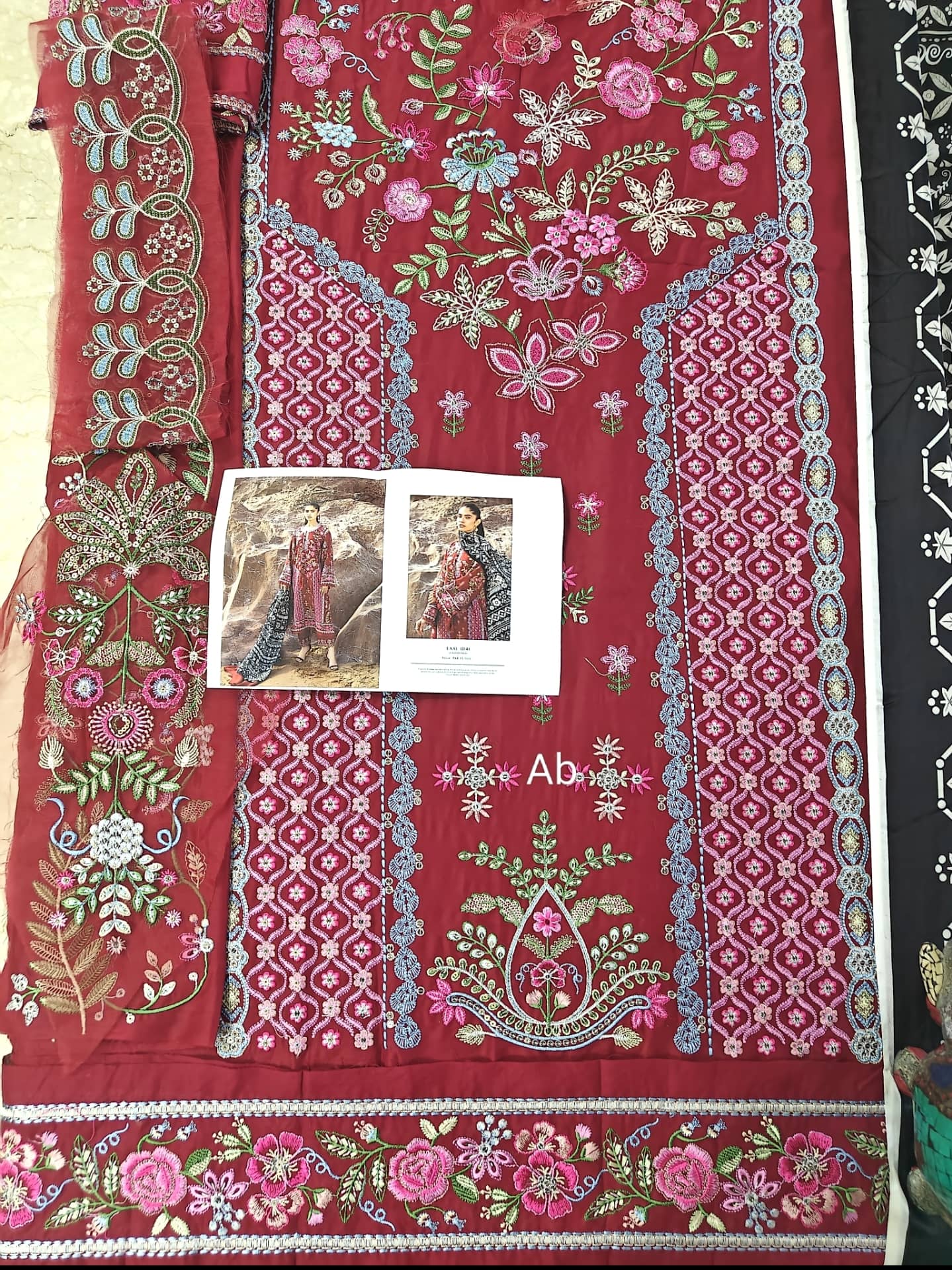 Open Pic/Sadaf Fawad Khan Siraa Lawn 26/Laal