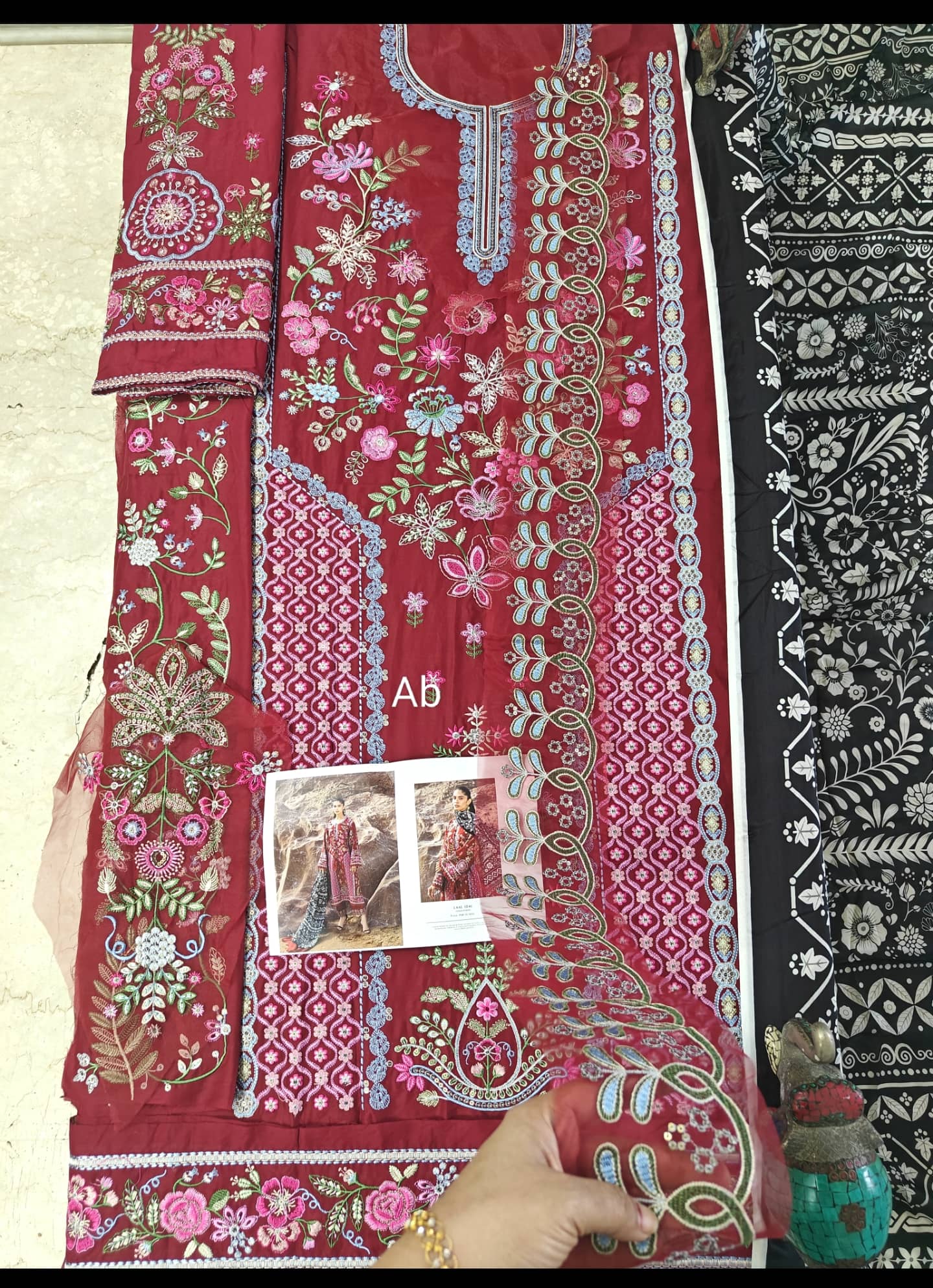 Open Pic/Sadaf Fawad Khan Siraa Lawn 26/Laal