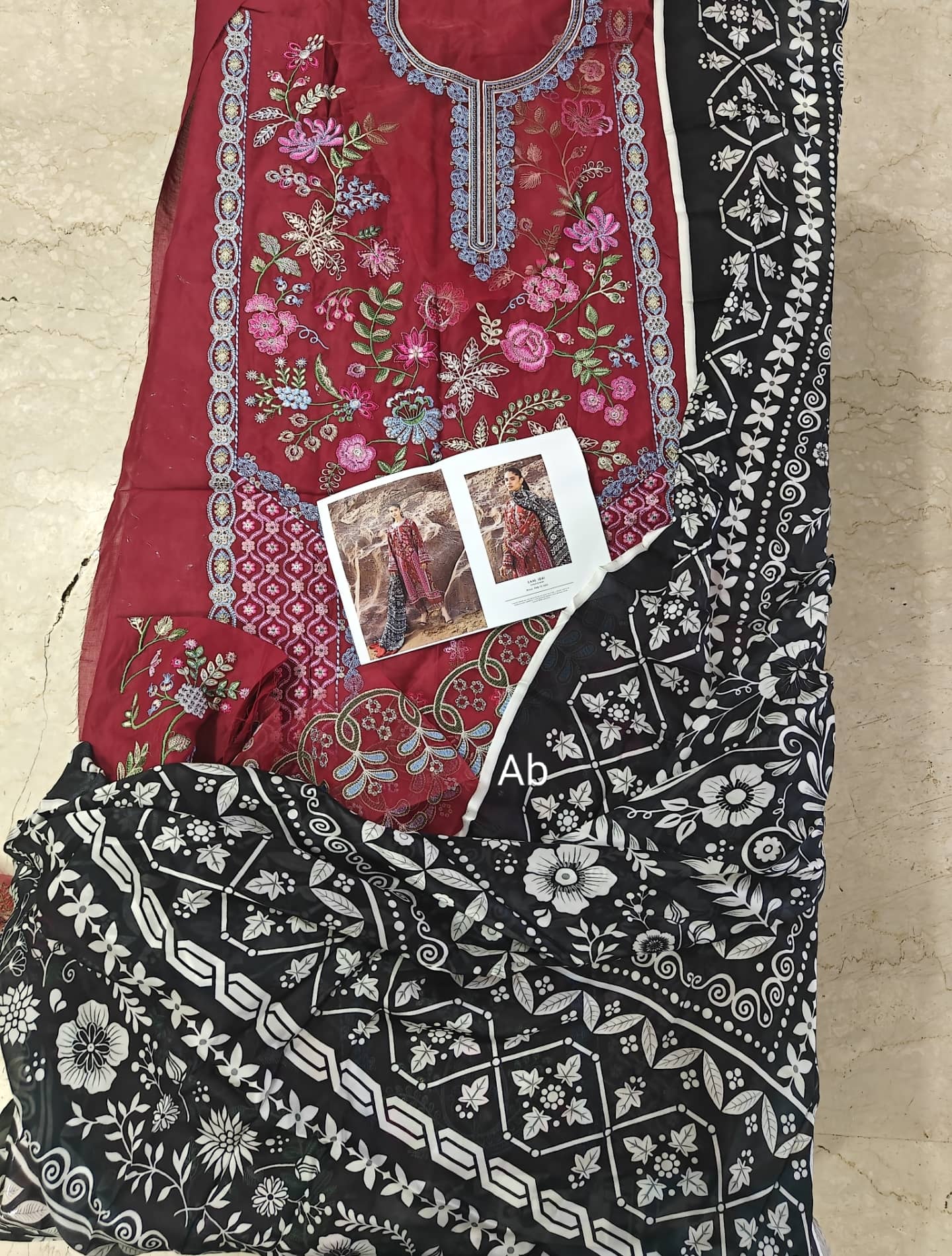 Open Pic/Sadaf Fawad Khan Siraa Lawn 26/Laal