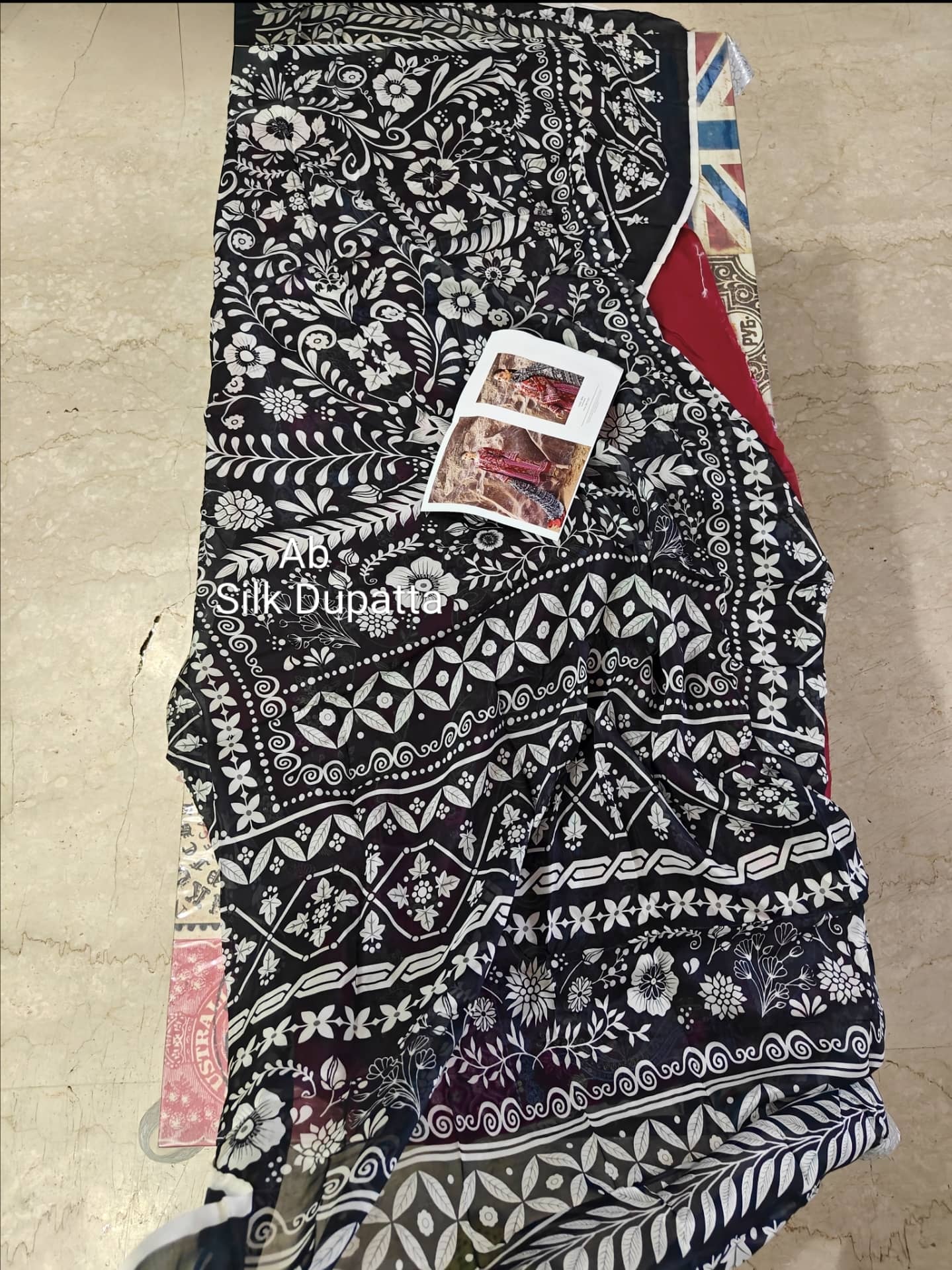 Open Pic/Sadaf Fawad Khan Siraa Lawn 26/Laal