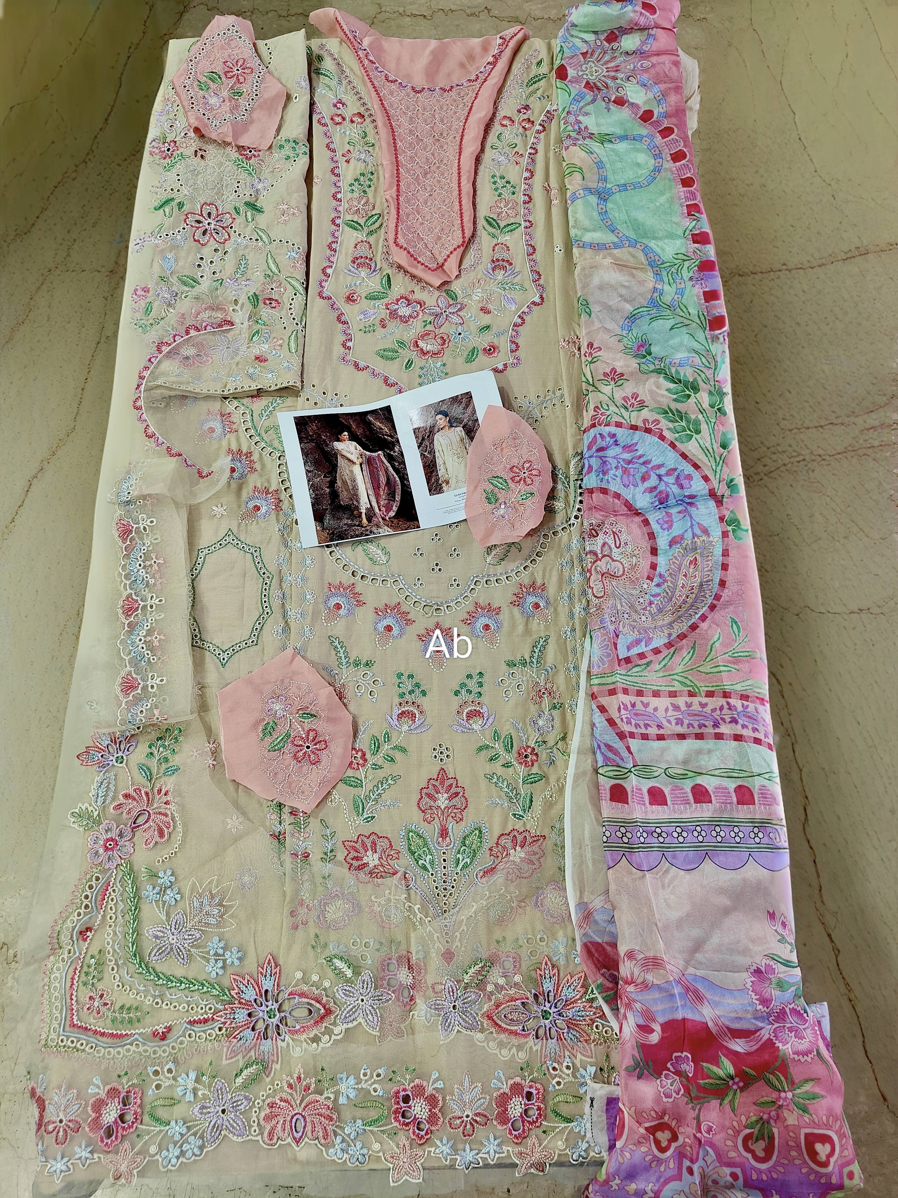 img_sadaf_fawad_khan_lawn_awwal_boutique