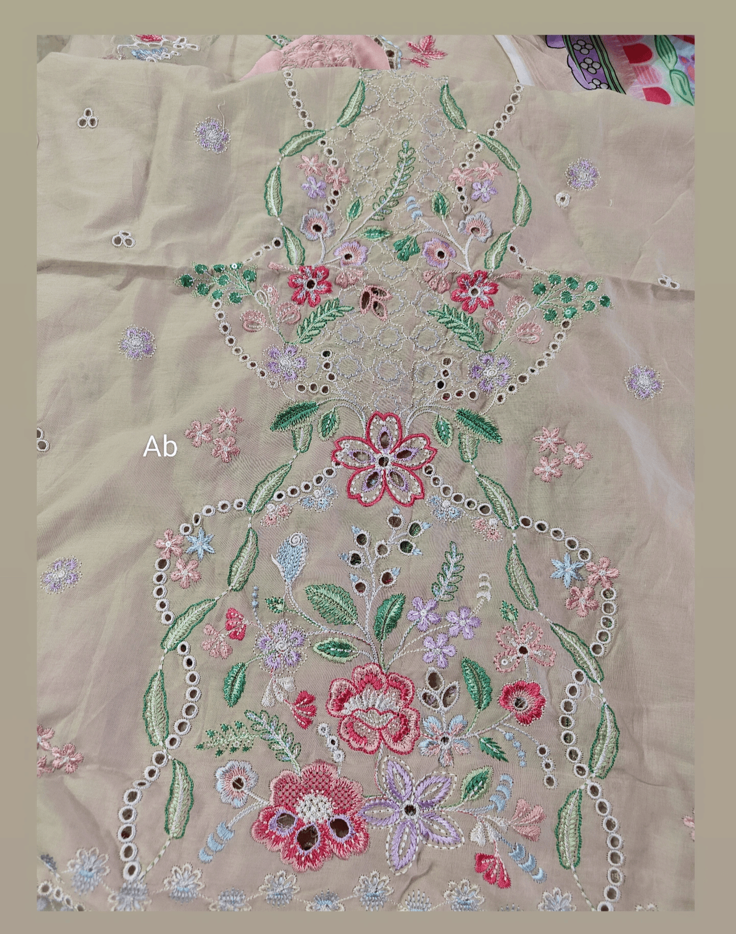 Open Pic/Sadaf Fawad Khan Siraa Lawn 26/Sunehri