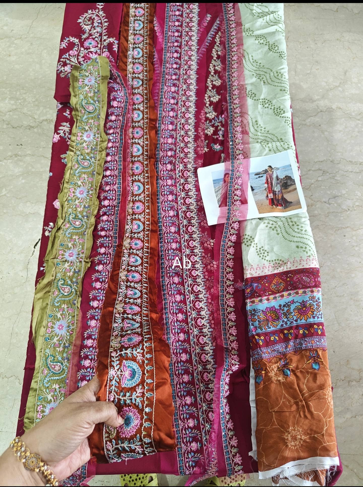 img_sadaf_fawad_khan_siraa_lawn_awwal_boutique