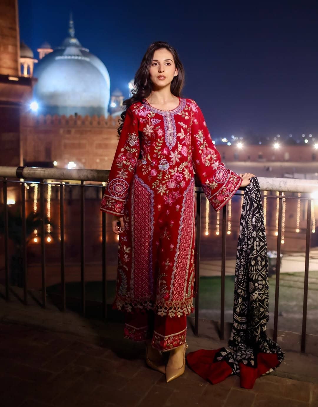 img_sadaf_fawad_khan_awwal_boutique